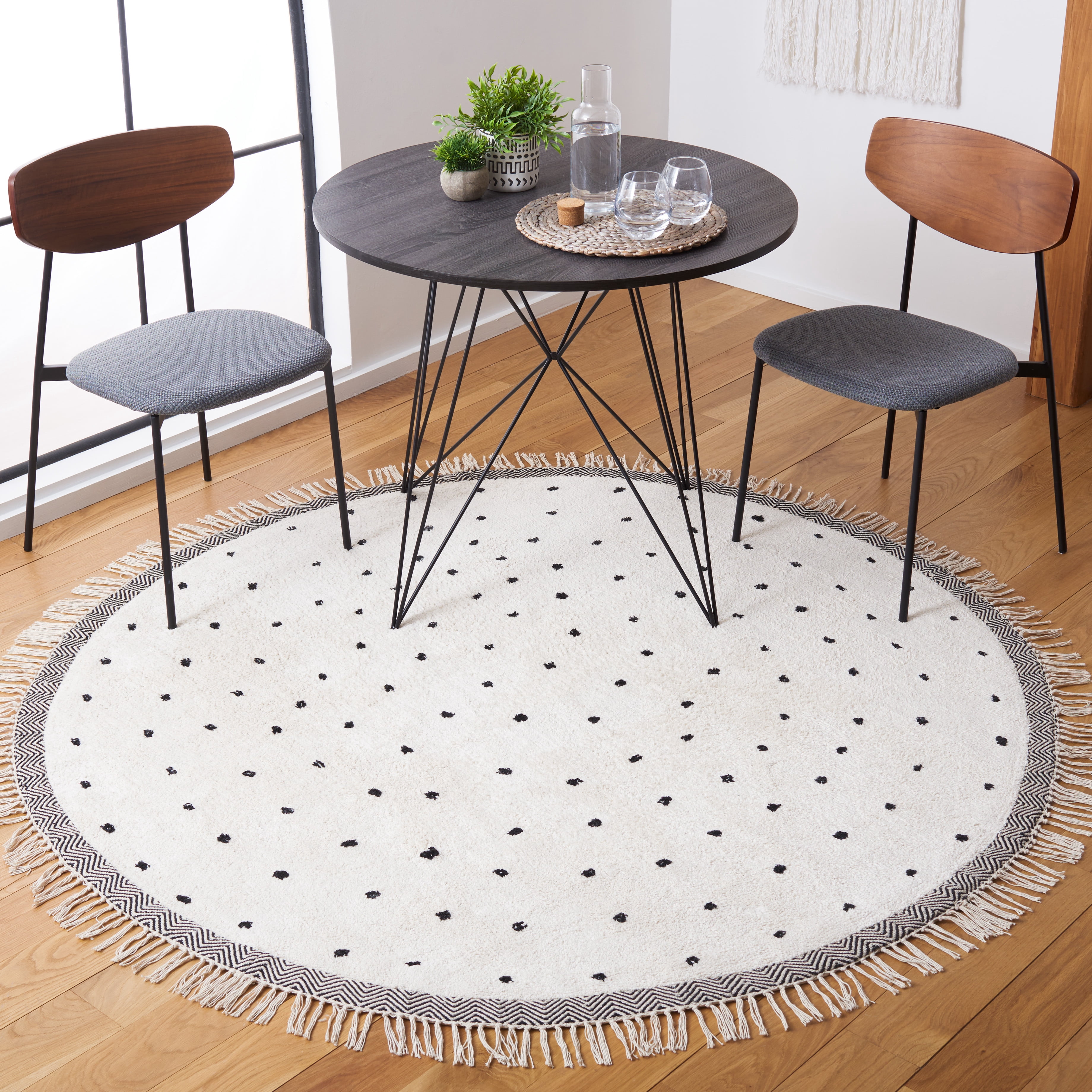 Safavieh Easy Care Mayra Solid Cotton Machine Washable Area Rug, Ivory/Black, 7' x 7' Round