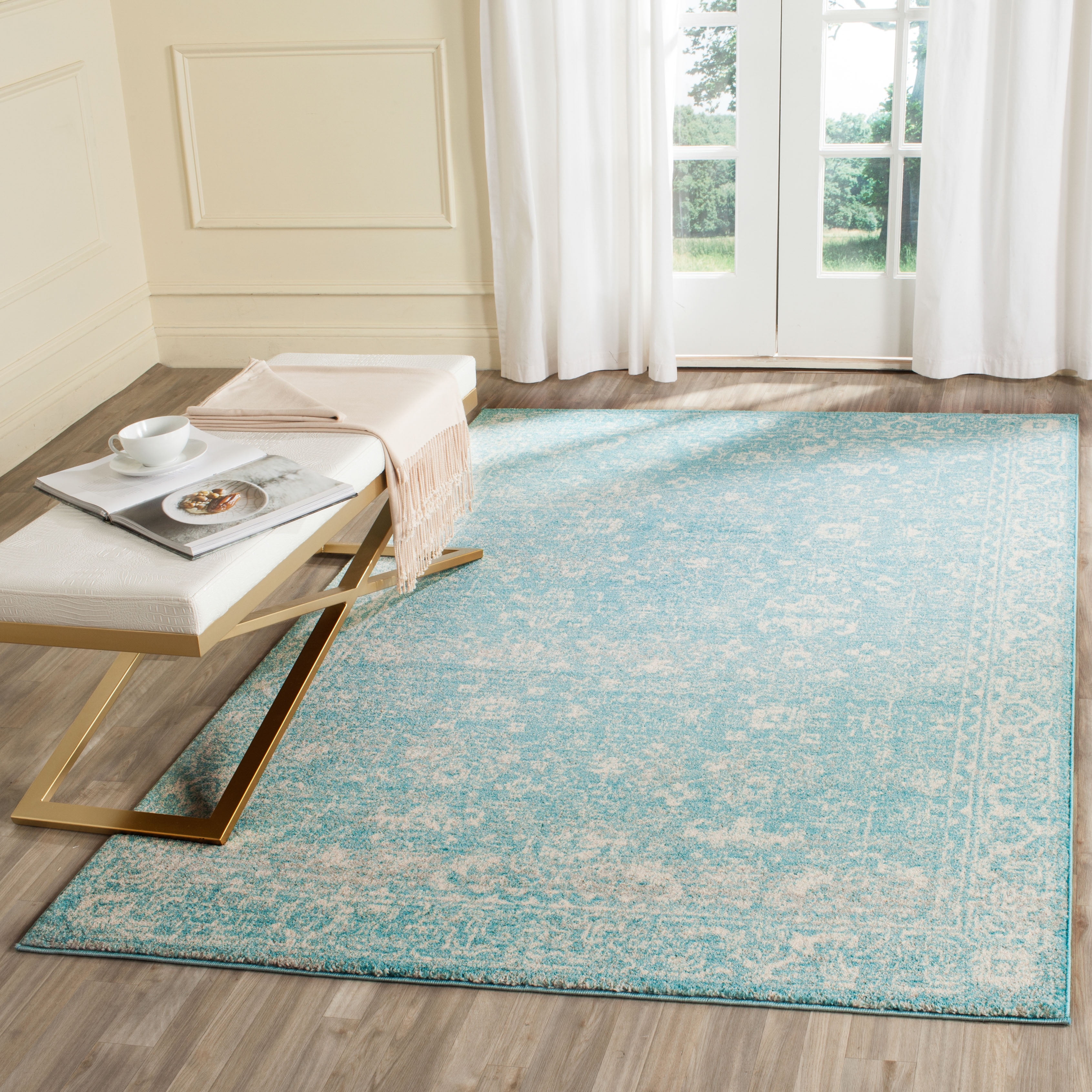 SAFAVIEH Evoke Ronald Bordered Area Rug, Light Blue/Ivory, 4' x 6'