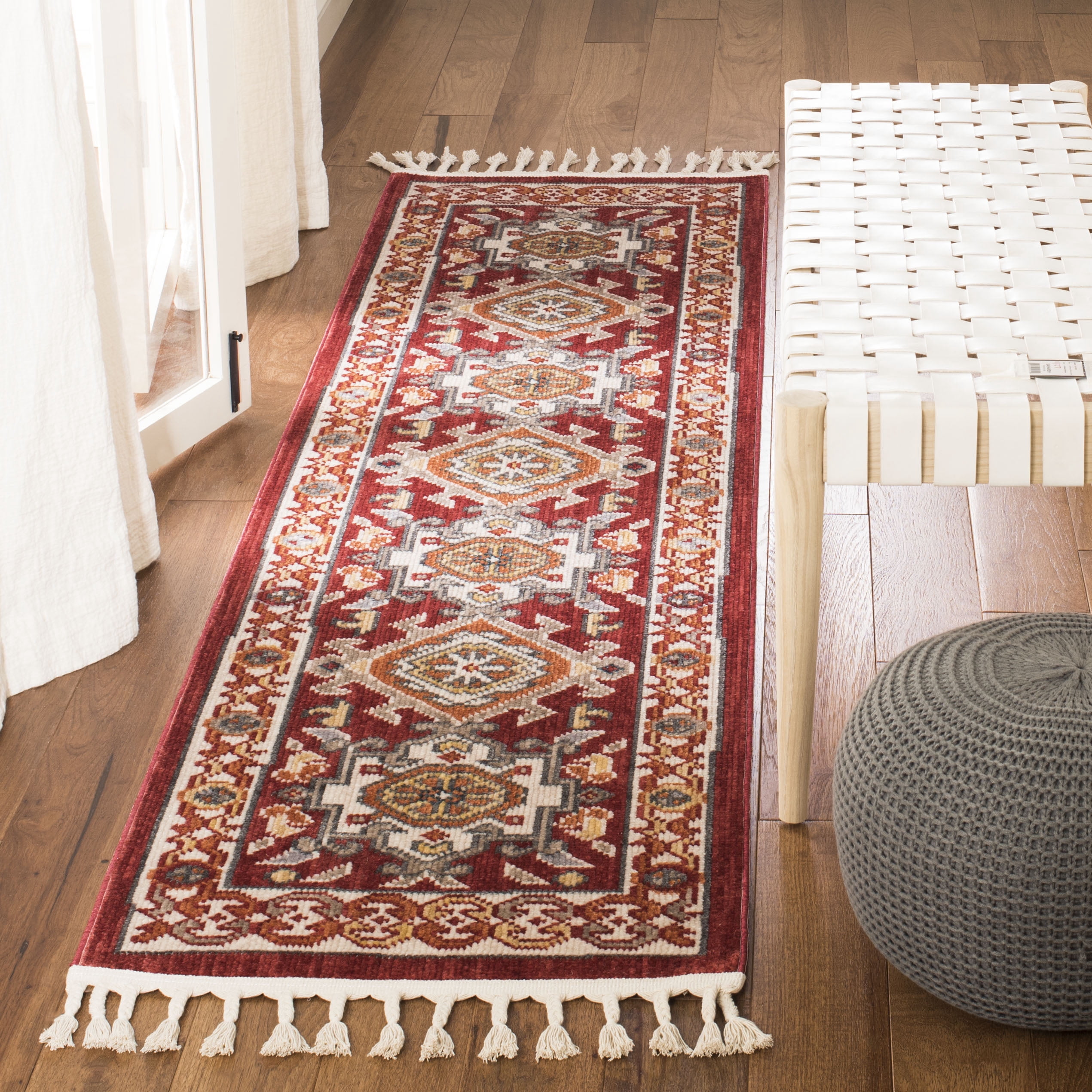 Safavieh Farmhouse Domhnall Southwestern Runner Rug, Ivory/Red, 2'1" x 8'