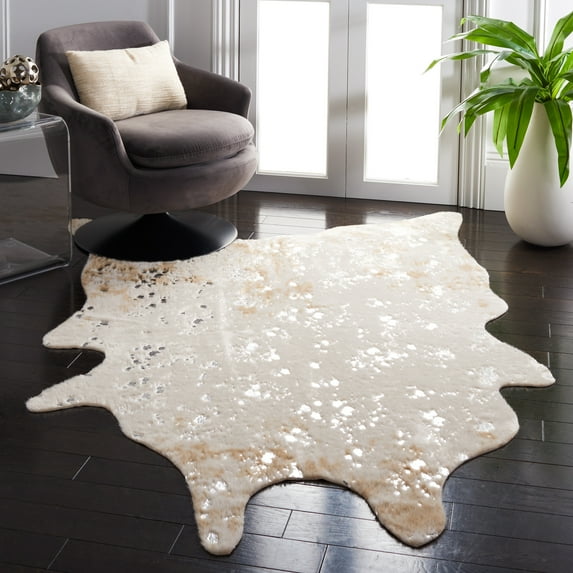 Safavieh Faux Cow Hide Dalia Novelty Area Rug, Beige/Silver, 6' x 8'
