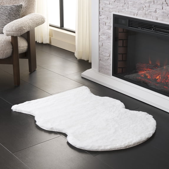 Safavieh Faux Sheep Skin Alexus Geometric Area Rug, Ivory, 2' x 3'