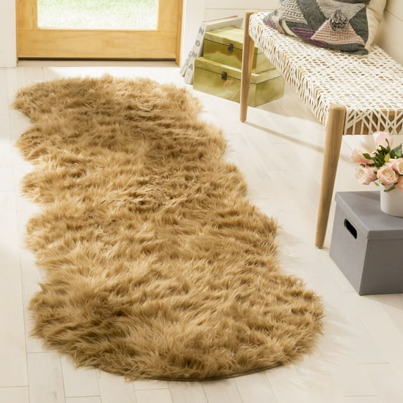 Safavieh Faux Sheep Skin Jadyn Animal Runner Rug, Camel, 2'6" x 6'