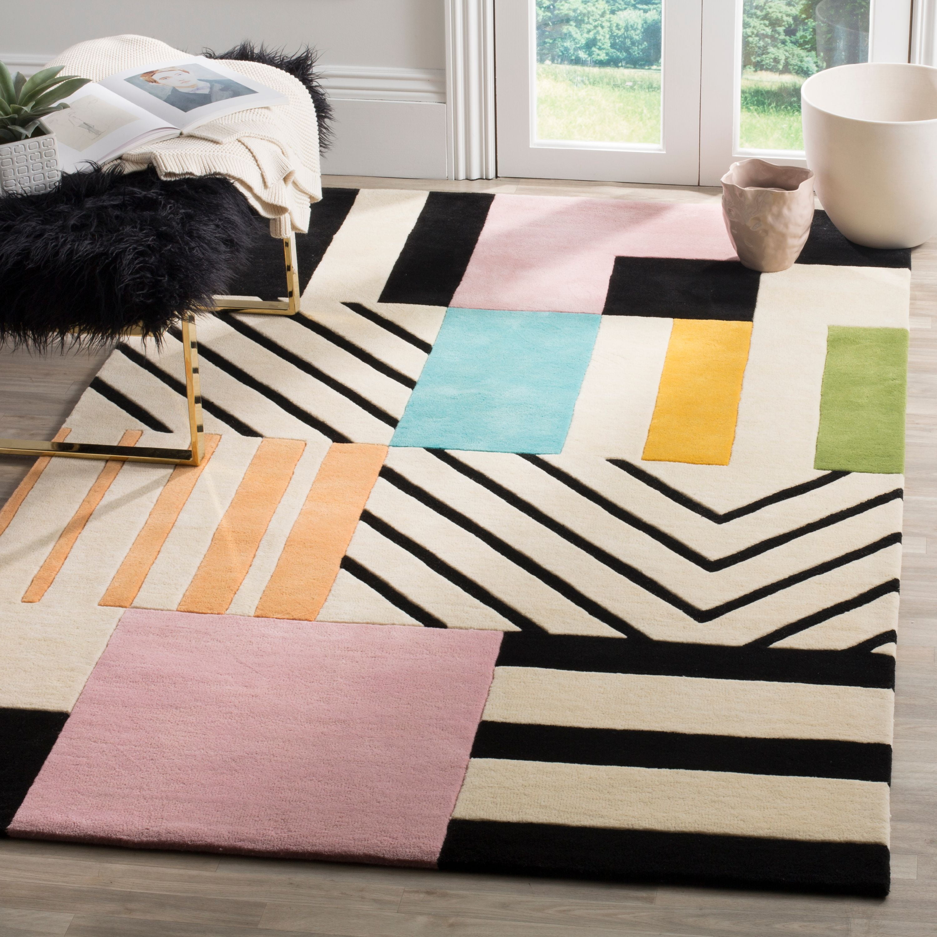 Geometric Black and Ivory Handmade Tufted Wool Rug 4' x 6'