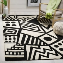 SAFAVIEH Fifth Avenue Isibeal Geometric Area Rug, Ivory/Black, 4' x 6'