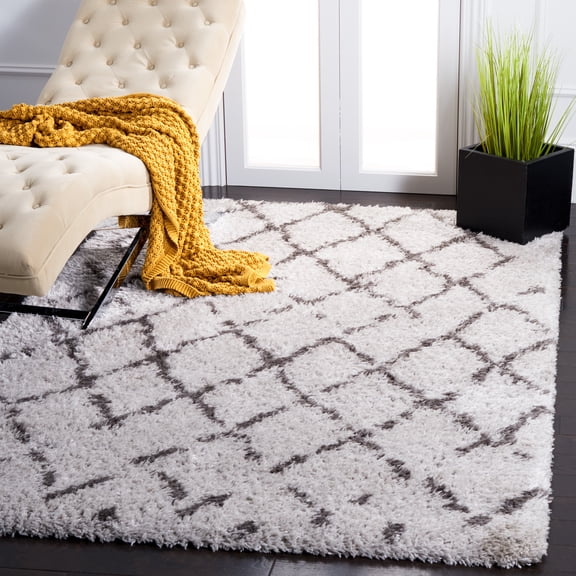 Safavieh Flokati Risto Geometric Shag Area Rug, Silver/Charcoal, 5'3" x 7'6"