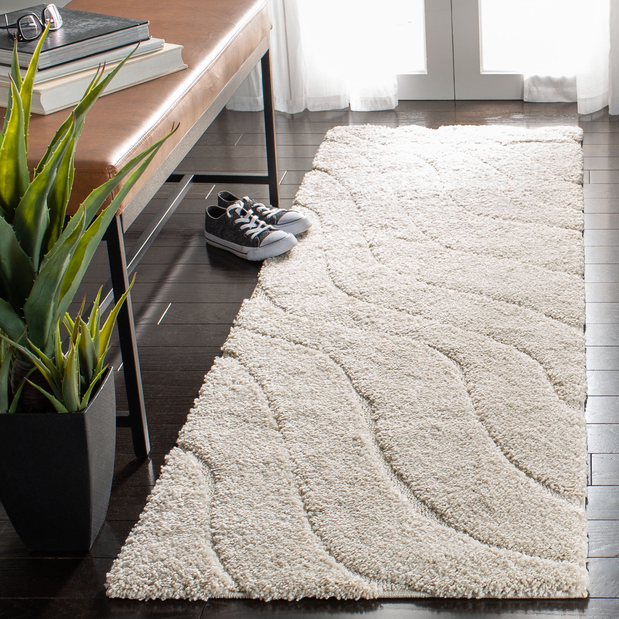 SAFAVIEH Florida Tabitha Geometric Waves Shag Runner Rug, Cream, 2'3" x 9'