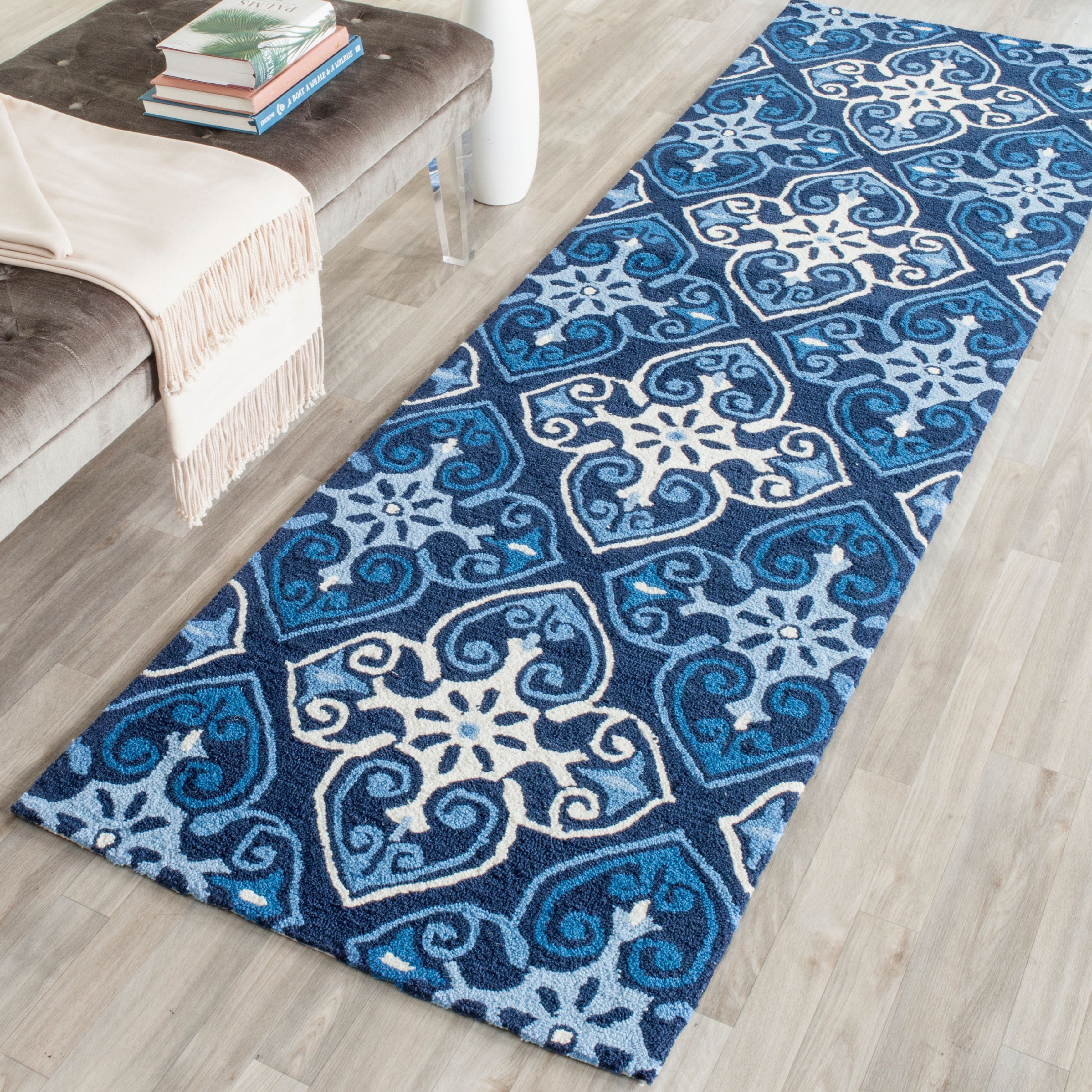SAFAVIEH Four Seasons Chelsea Medallion Polyester Runner Rug, Navy ...