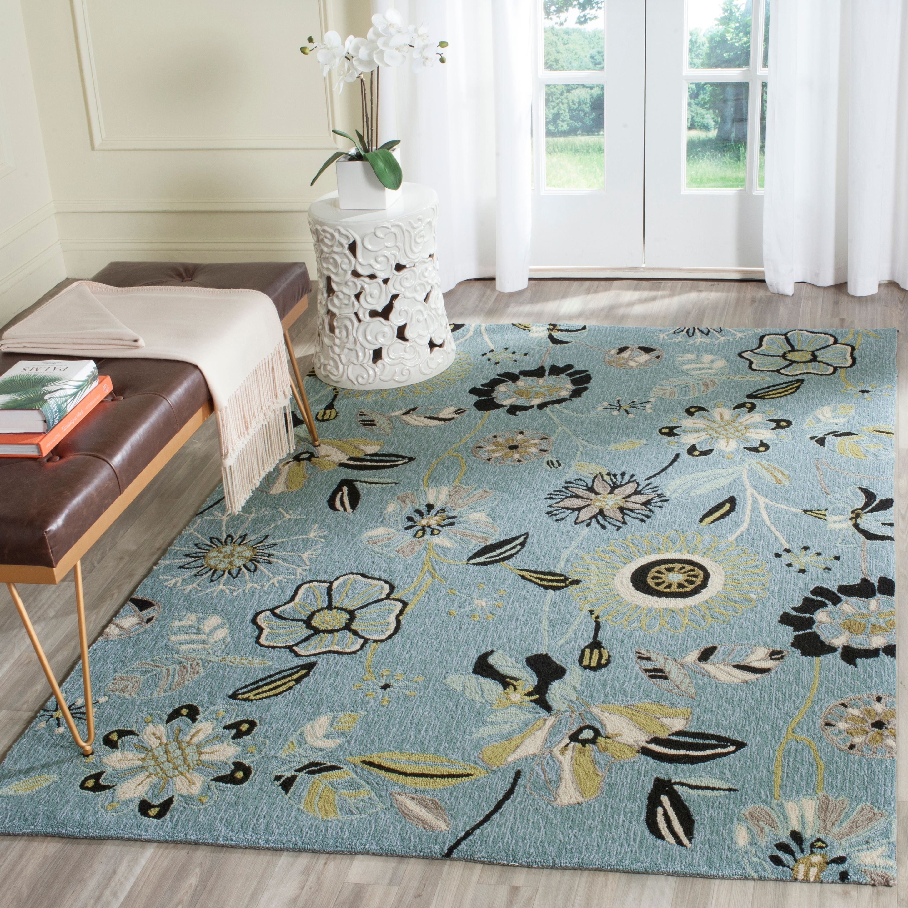 Handmade Blue Floral 5' x 7' Synthetic Area Rug