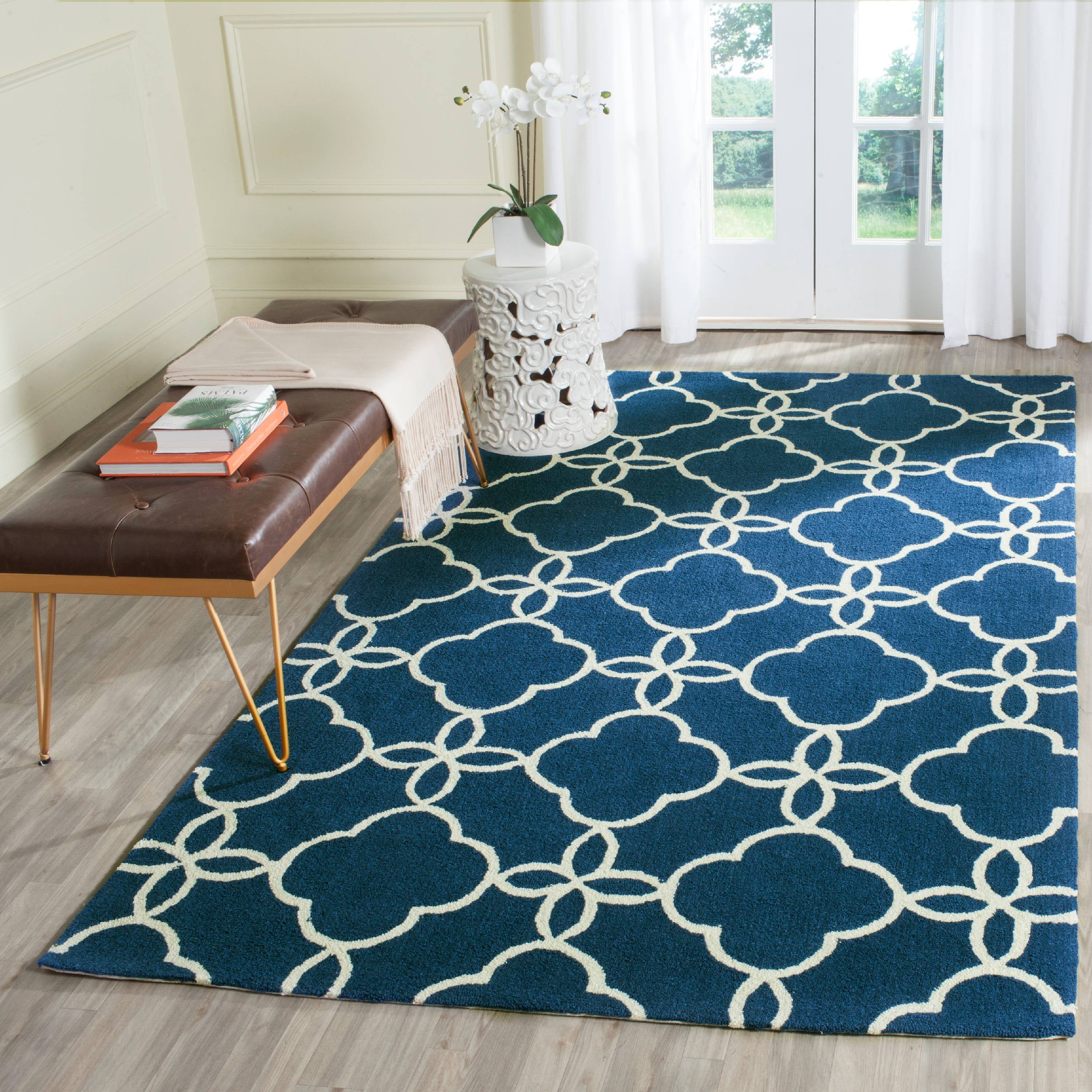 SAFAVIEH Four Seasons Vaska Geometric Area Rug, Navy/Ivory, 5' x 8'