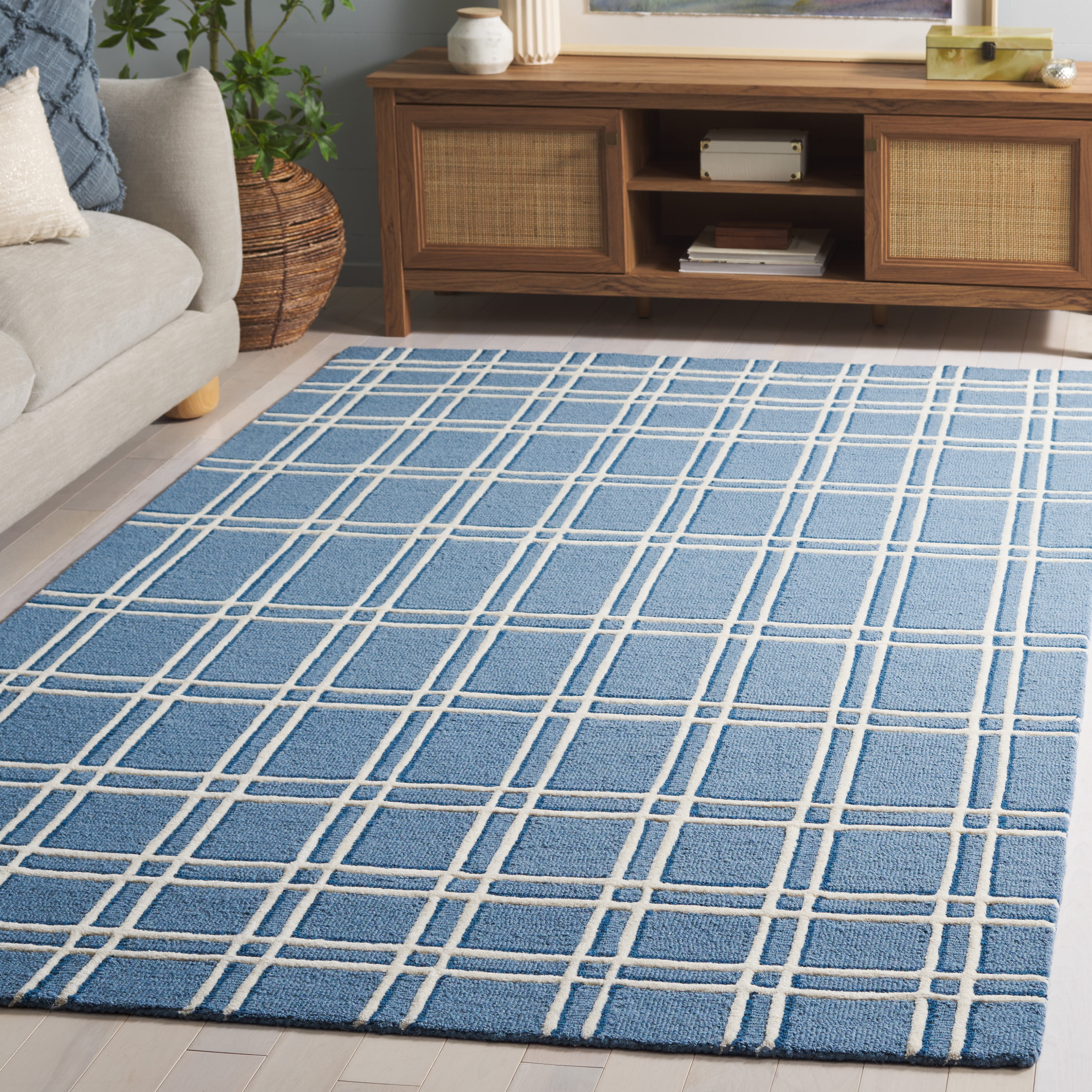 Safavieh Genre Darien Geometric Area Rug, Blue/Ivory, 6' x 9'