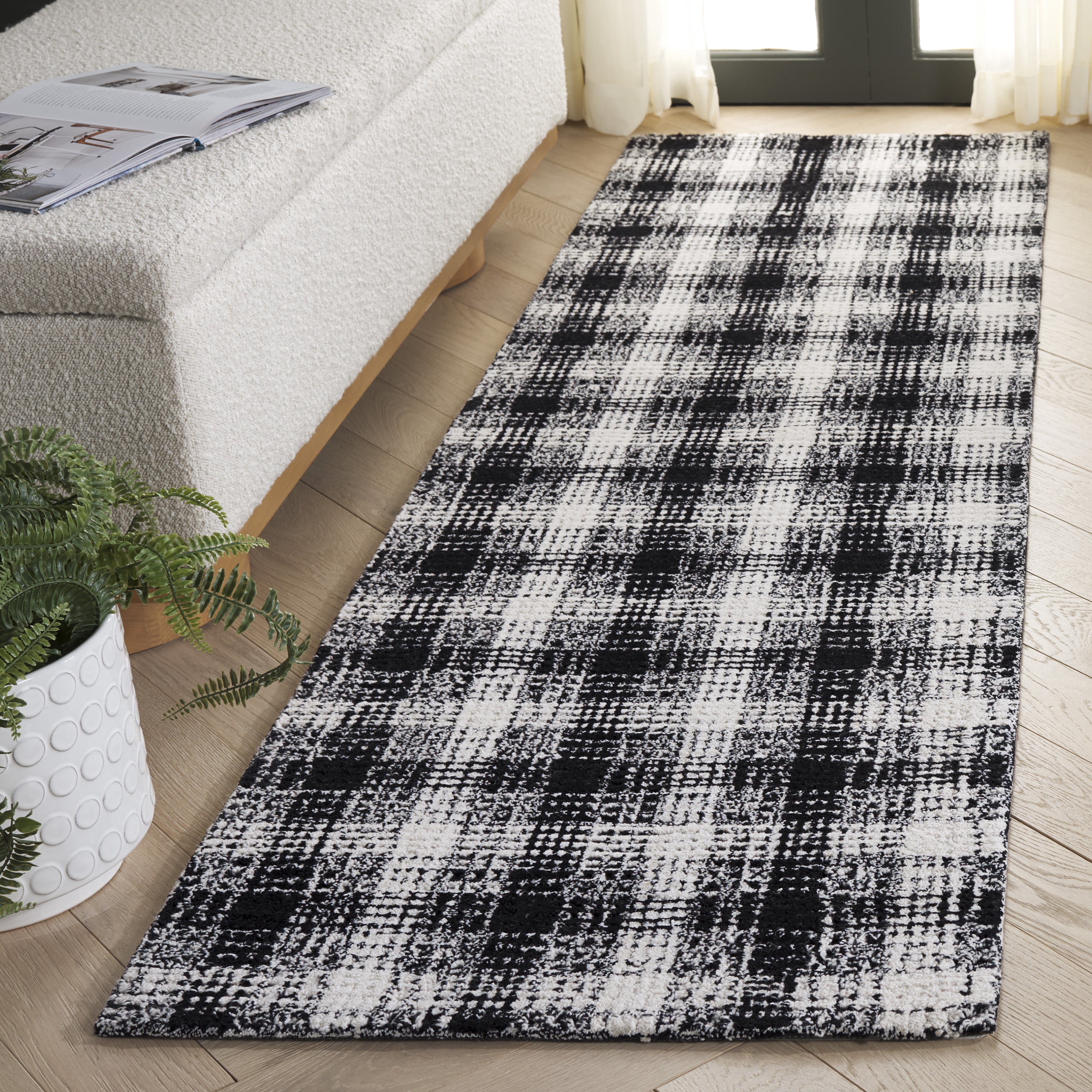 Safavieh Genre Jada Geometric Runner Rug, Black/Ivory, 2'3" x 8'