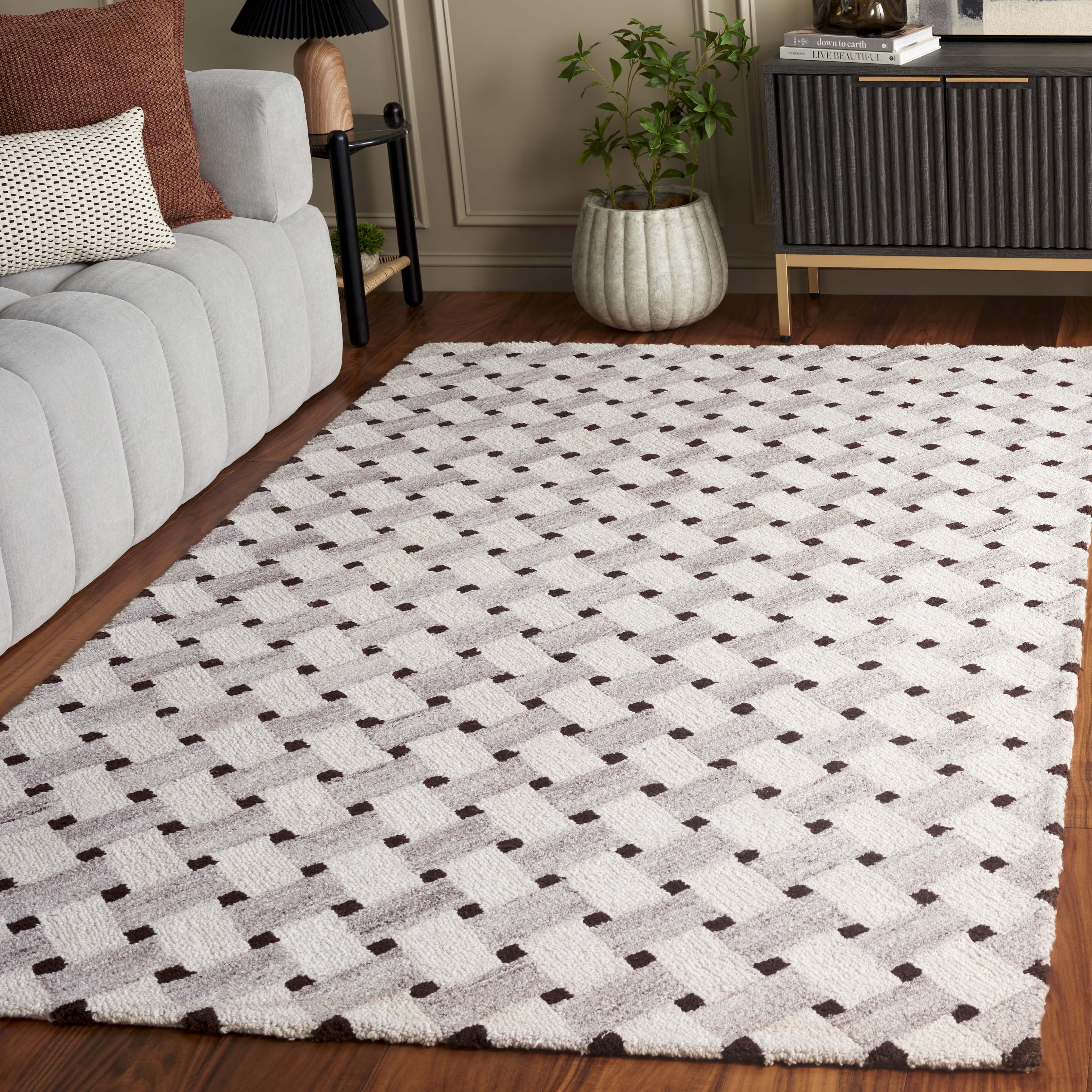 Safavieh Genre Roza Geometric Area Rug, Ivory/Brown, 5' x 8'