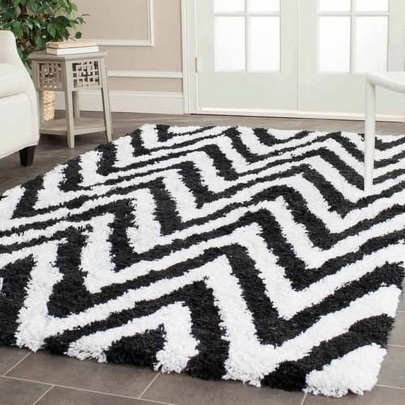 SAFAVIEH Giuseppe Chevron Shag Area Rug, Ivory/Black, 2'6" x 4'