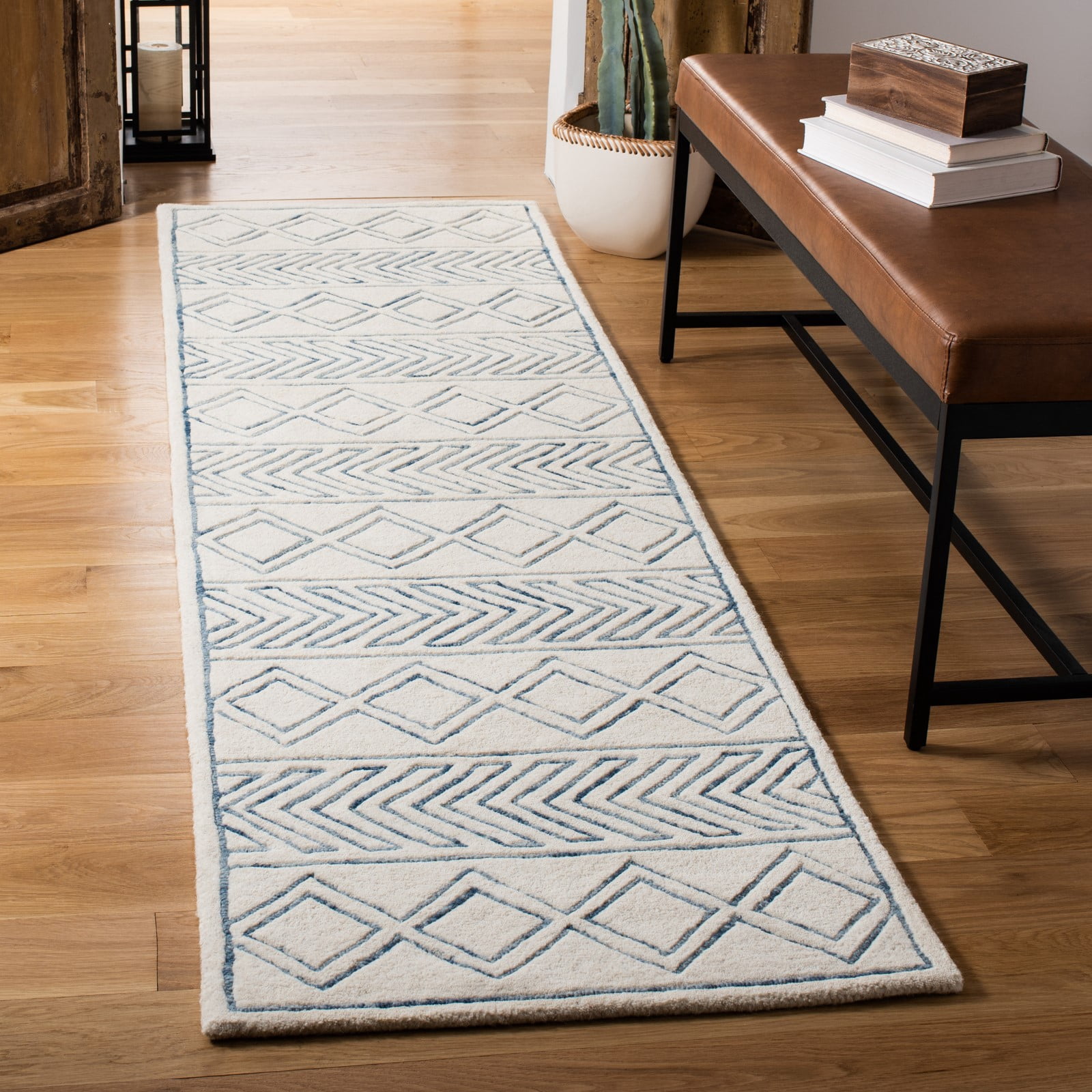 SAFAVIEH Glamour Alan Geometric Wool Runner Rug, Ivory/Blue, 2'3" x 8'