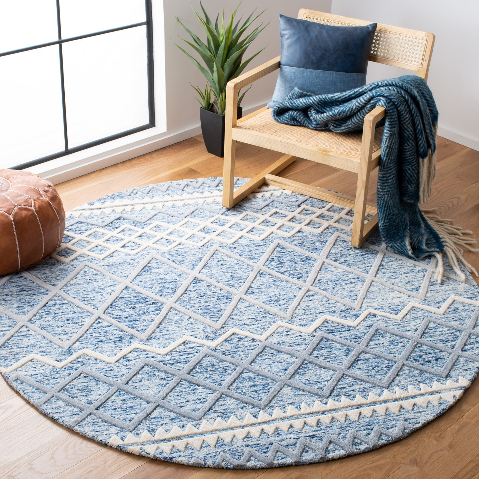 SAFAVIEH Glamour Drew Geometric Chevron Wool Area Rug, Blue/Ivory, 6' x 6' Round