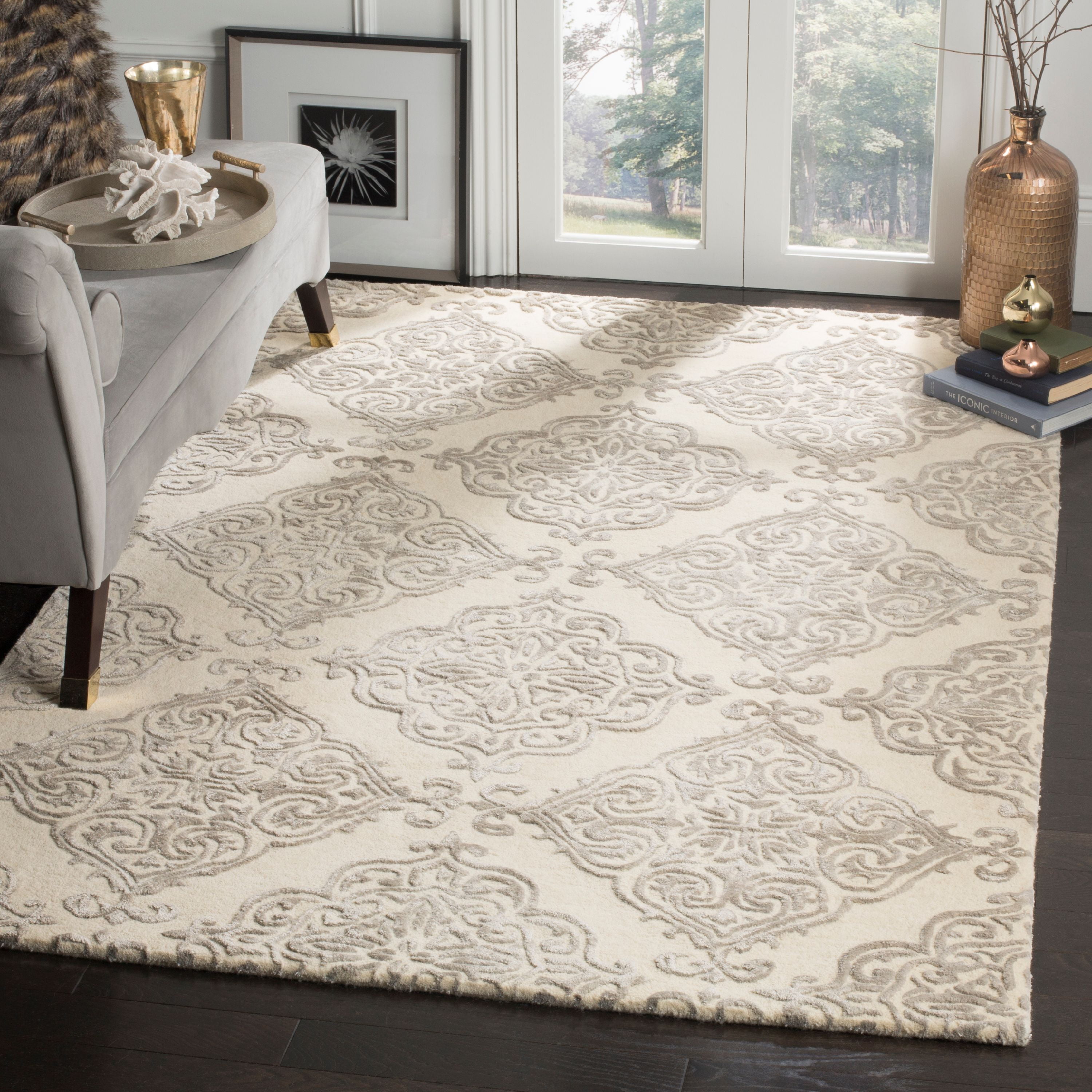 SAFAVIEH Glamour Georgene Damask Area Rug, Ivory/Silver, 6' x 6' Square