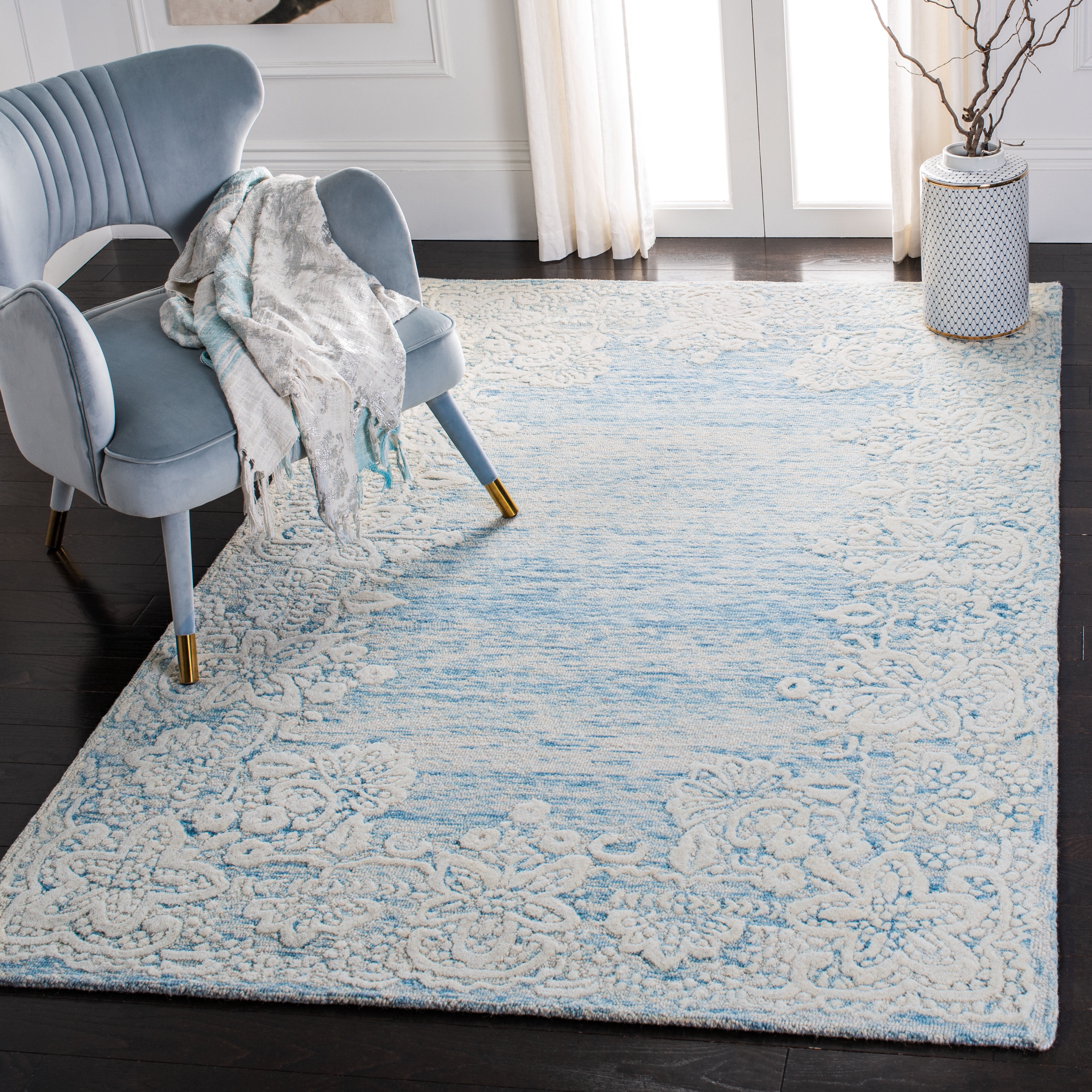 SAFAVIEH Glamour Stanice Distressed Floral Wool Area Rug, Blue/Ivory, 4' x 6'