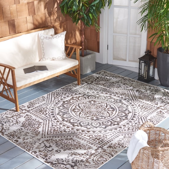 Safavieh Havana Amable Medallion Indoor/Outdoor Area Rug, Light Brown/Black, 4'5" x 6'5"