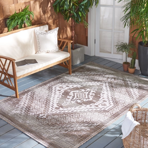 Safavieh Havana Codie Medallion Indoor/Outdoor Area Rug, Light Brown/Ivory, 4'5" x 6'5"