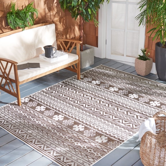 Safavieh Havana Finn Geometric Indoor/Outdoor Area Rug, Light Brown/Ivory, 5'5" x 7'7"
