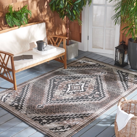 Safavieh Havana Gulden Medallion Indoor/Outdoor Area Rug, Light Brown/Black, 5'5" x 7'7"