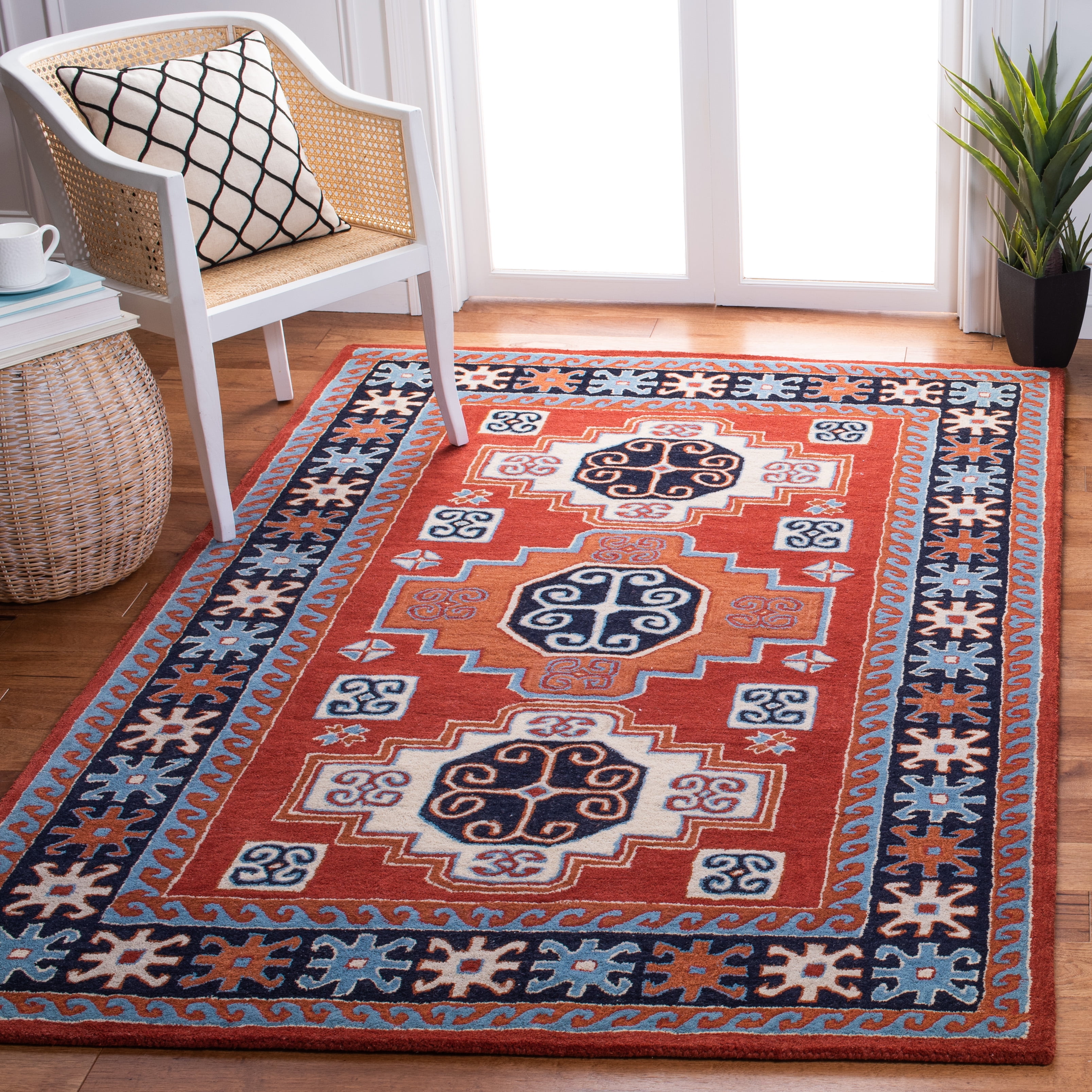 Elegant Heritage Red Wool 6' x 9' Hand-Tufted Rectangular Rug