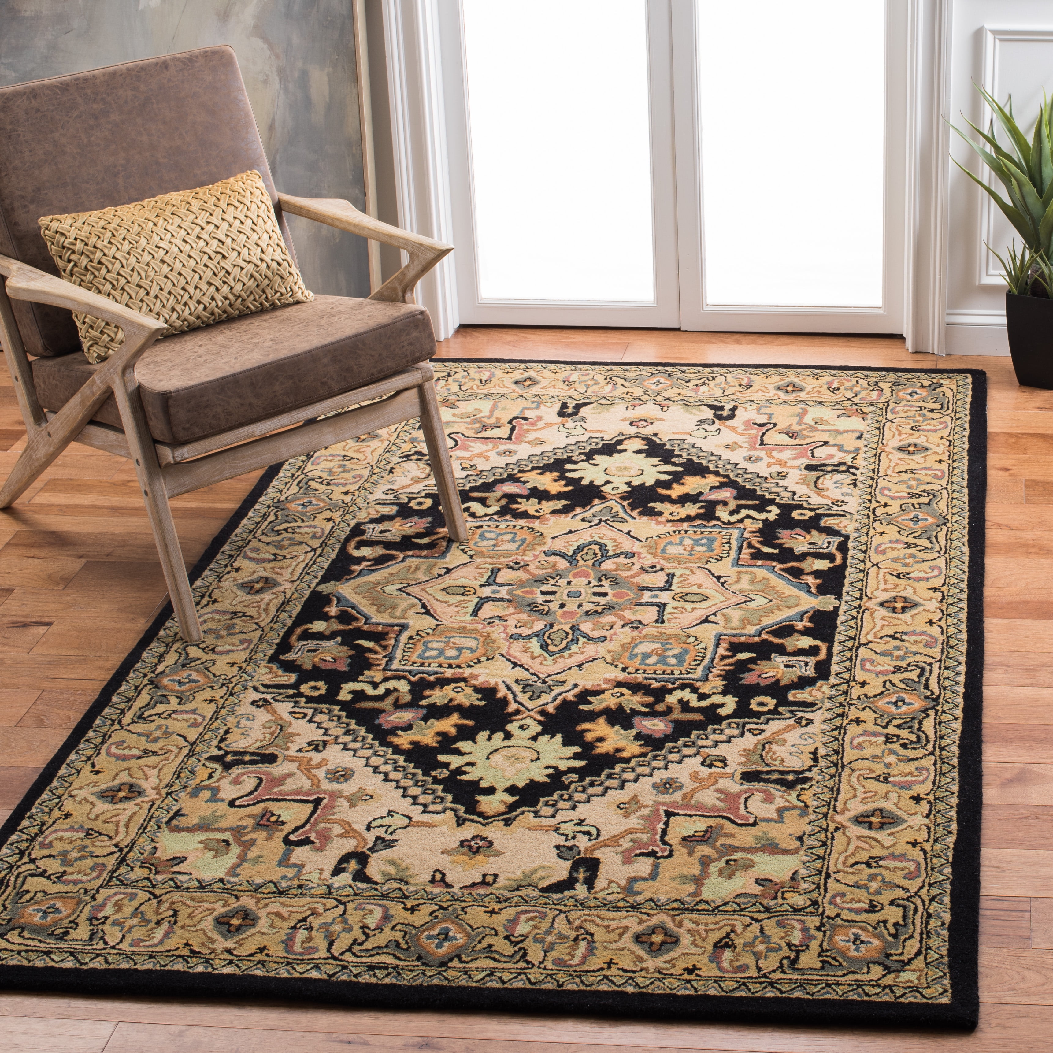 Safavieh Heritage York Oriental Wool Area Rug, Black/Gold, 4' x 4' Square