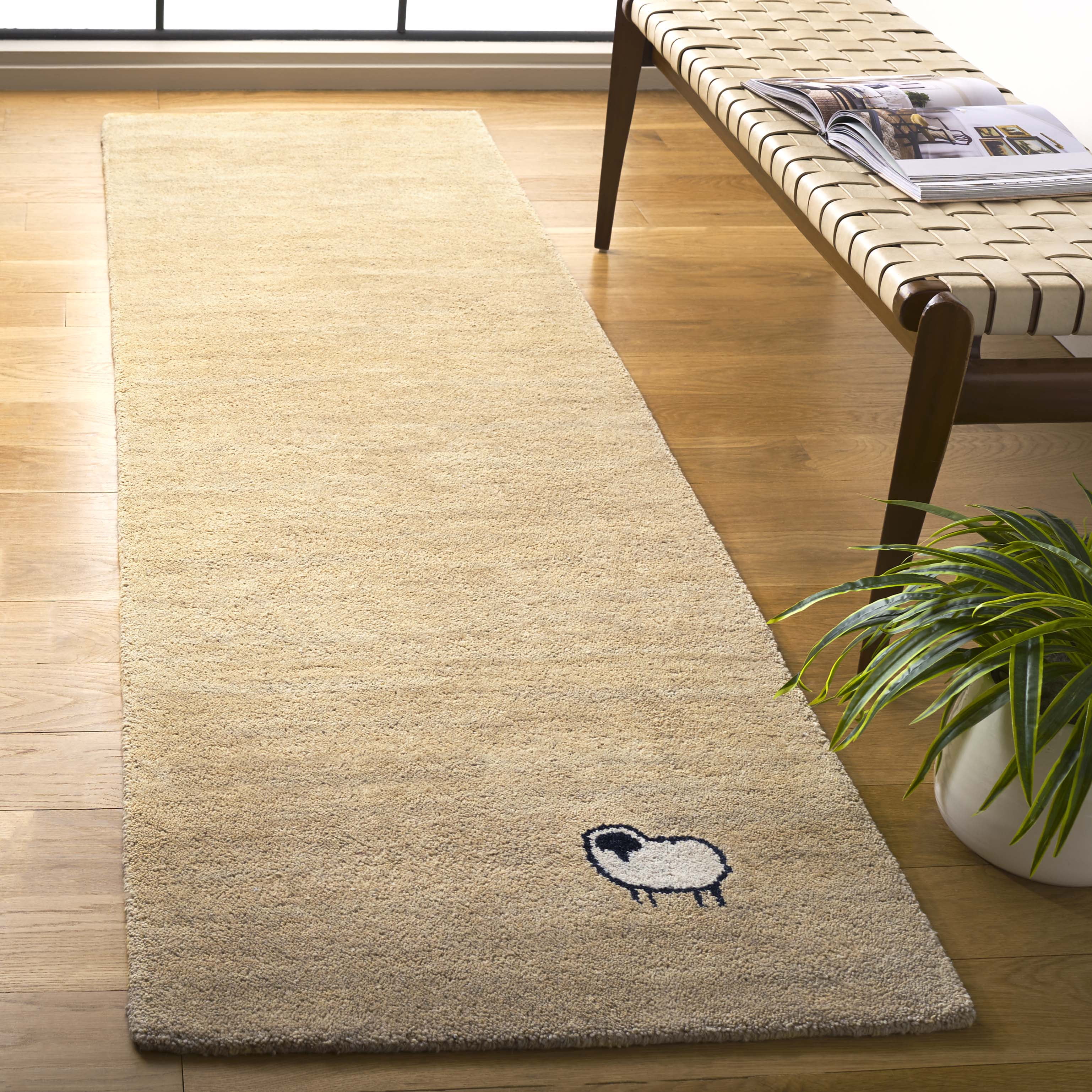 Safavieh Himalaya April Novelty Runner Rug, Beige, 2'3" x 8'