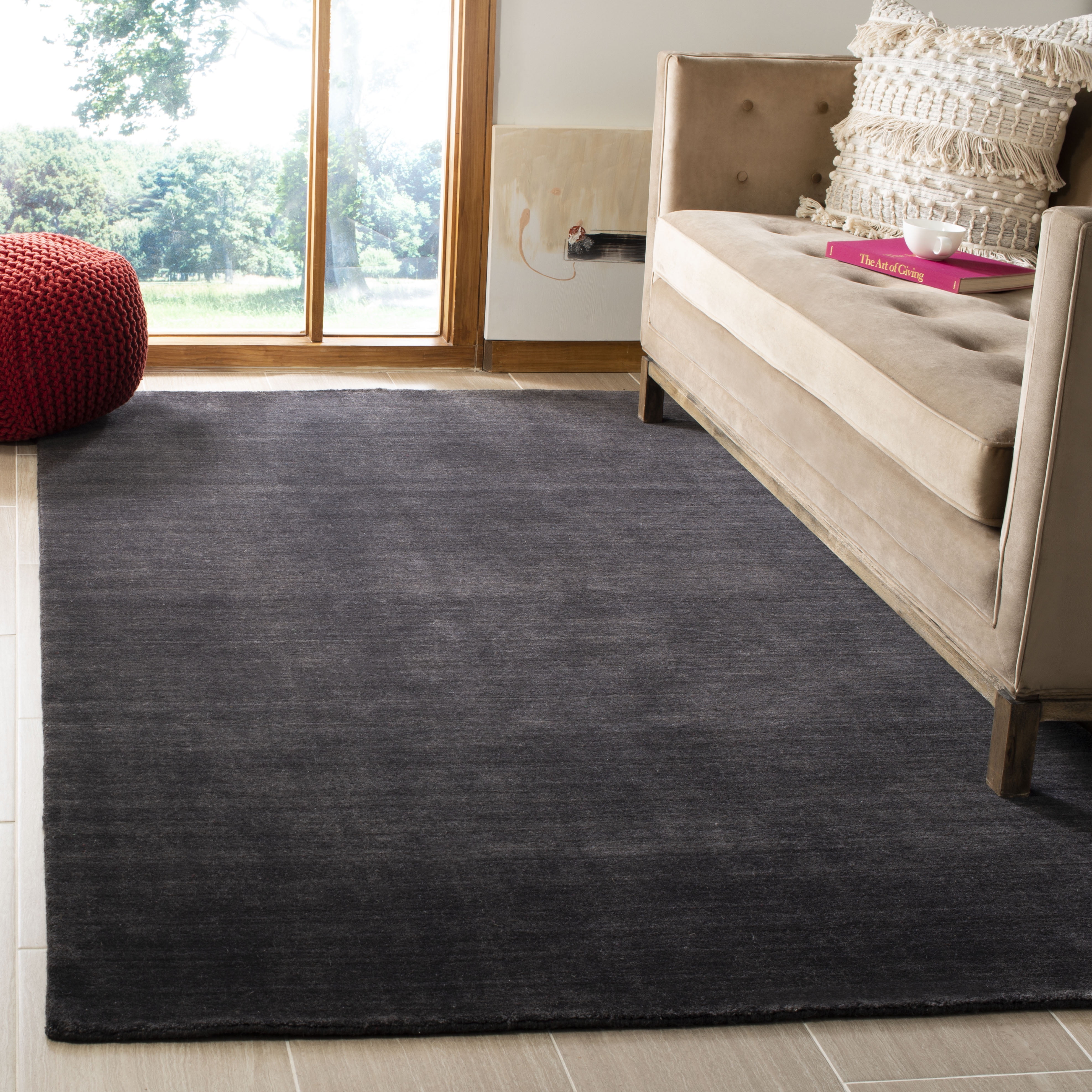Handmade Black Wool Tufted 4' x 6' Area Rug