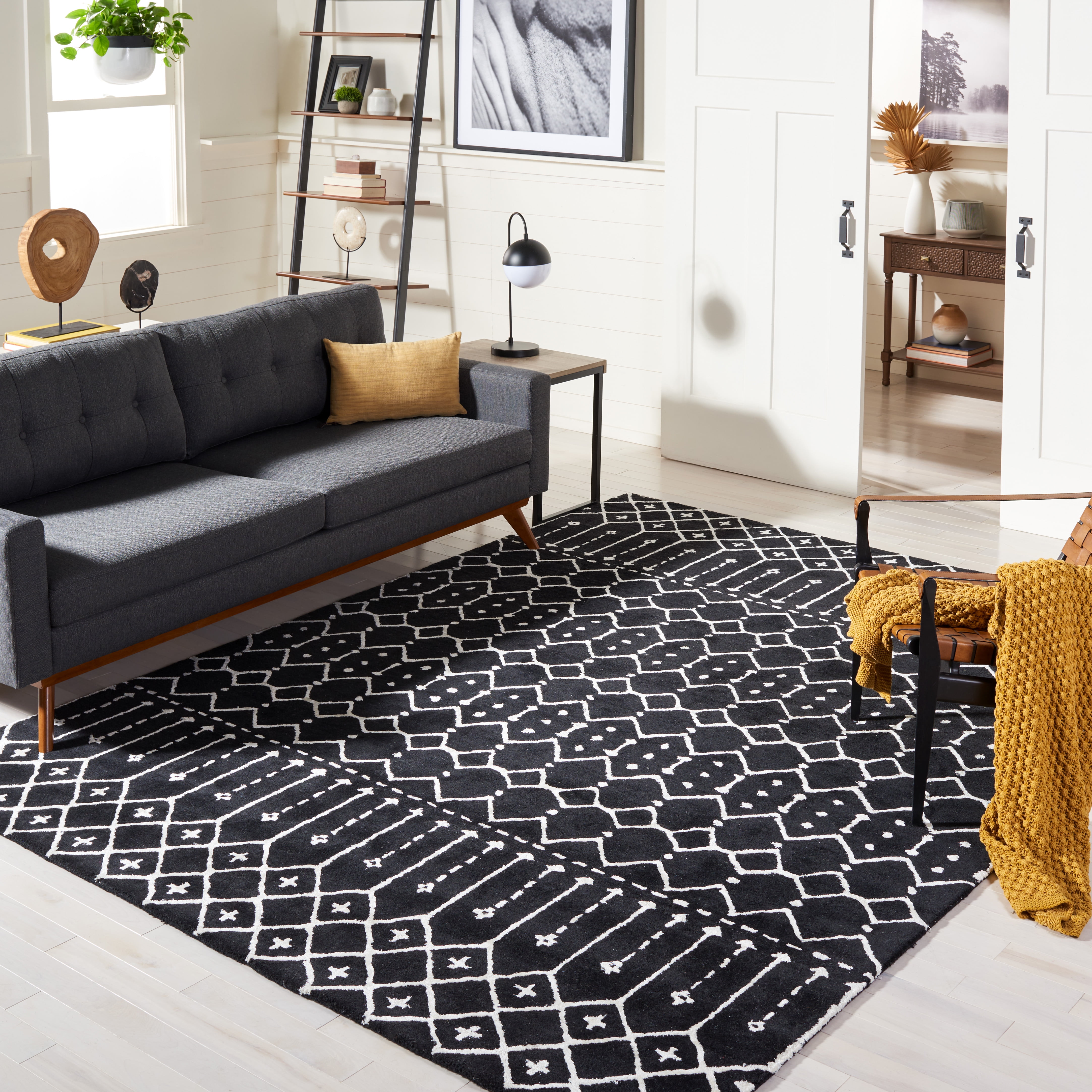 SAFAVIEH Himalaya Darin Geometric Wool Area Rug, Black/Ivory, 8' x 10'