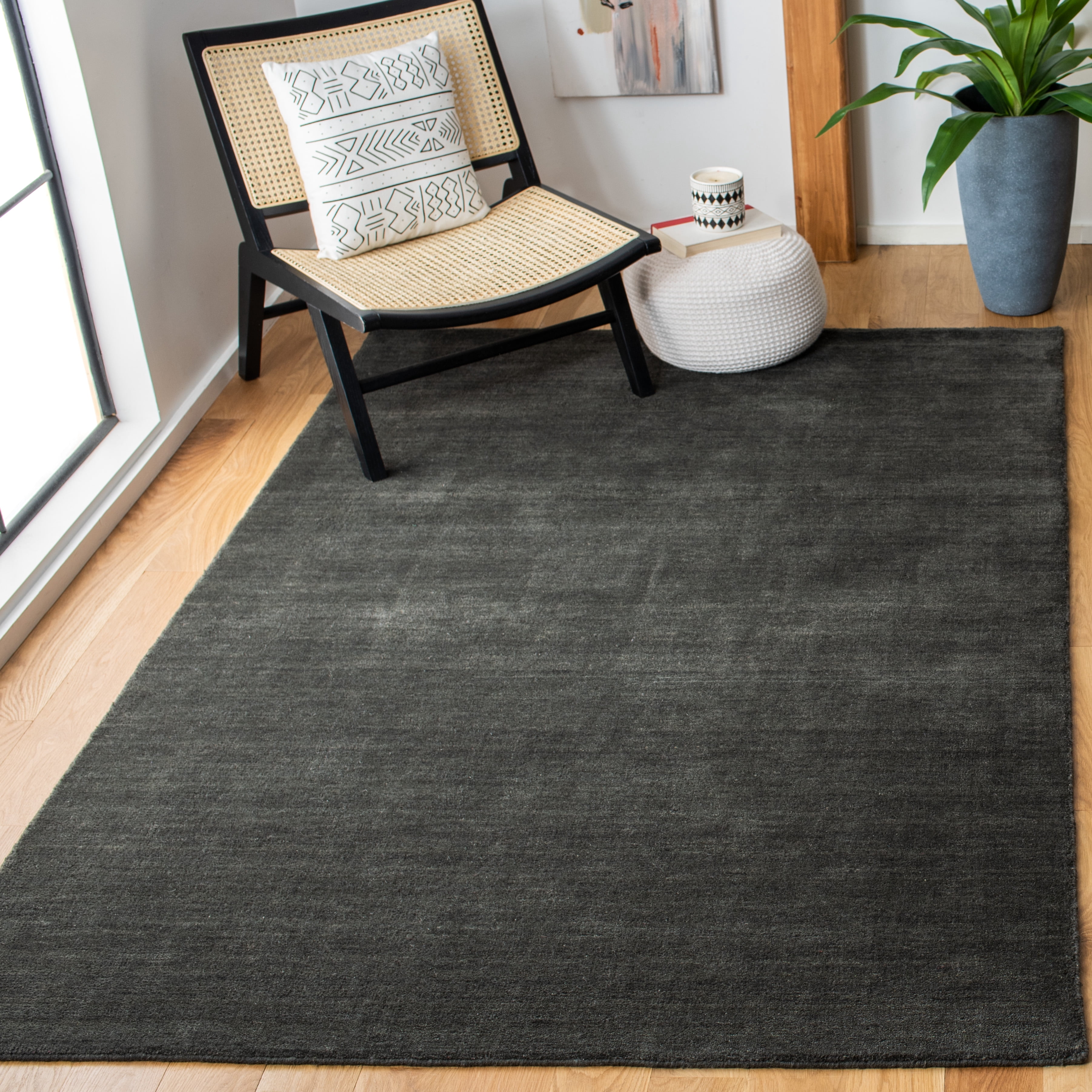 Safavieh Himalaya Dawa Solid Area Rug, Charcoal, 6' x 9'
