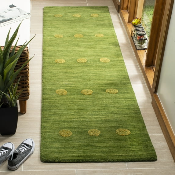 Safavieh Himalaya Derbhile Solid Wool Runner Rug, Green, 2'3" x 6'
