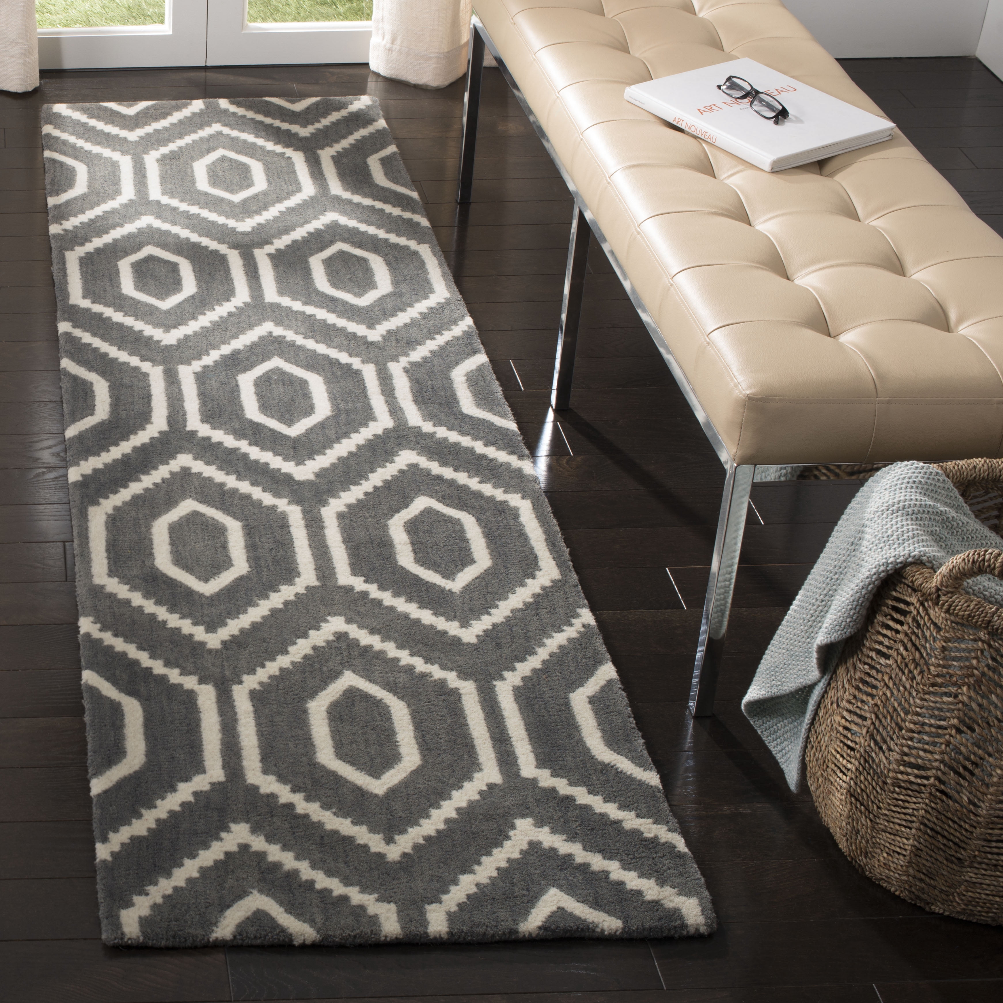 SAFAVIEH Himalaya Diarmait Geometric Wool Runner Rug, Dark Grey/Ivory, 2'3" x 8'