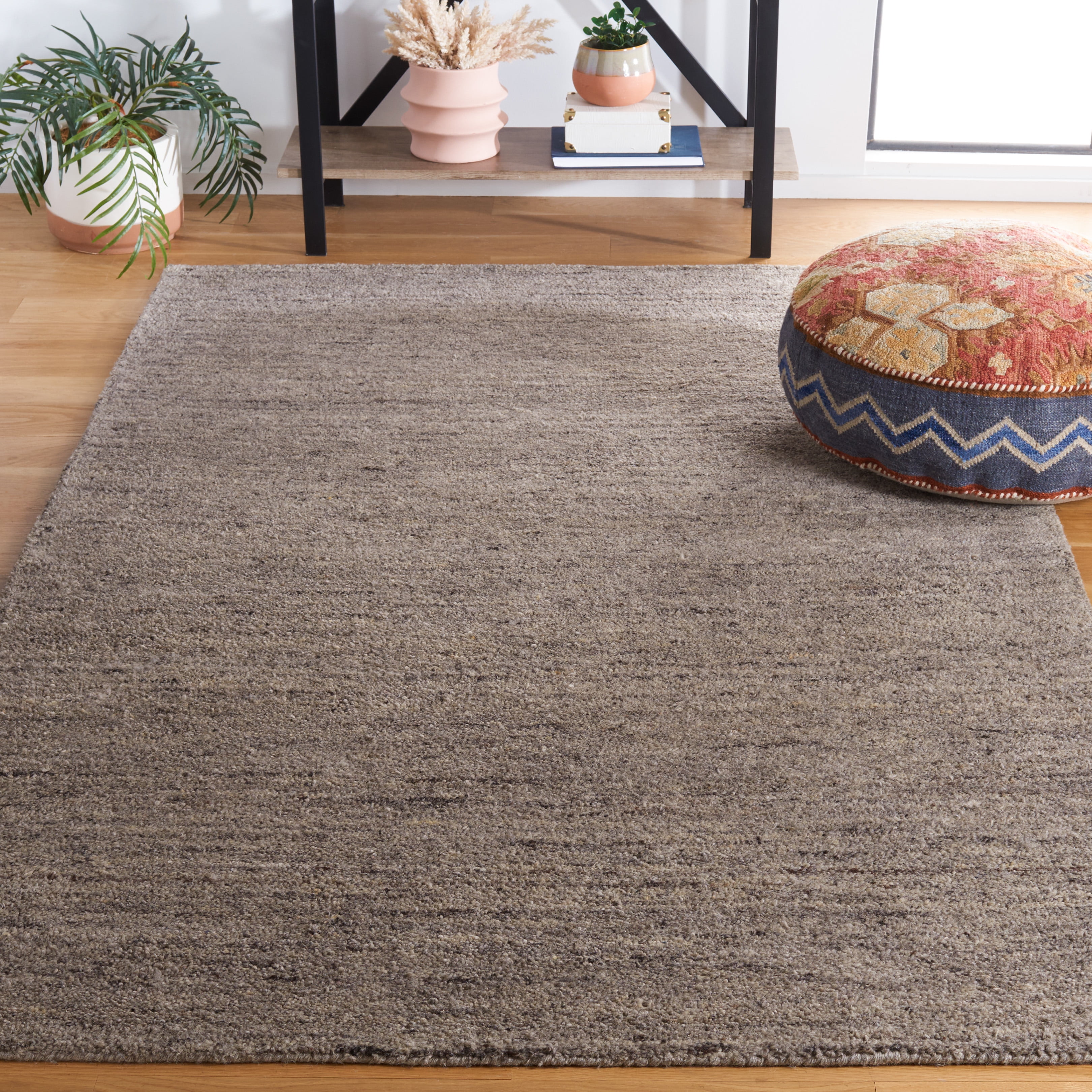 Safavieh Himalaya Flanagan Solid Area Rug, Light Gray, 3' x 5'
