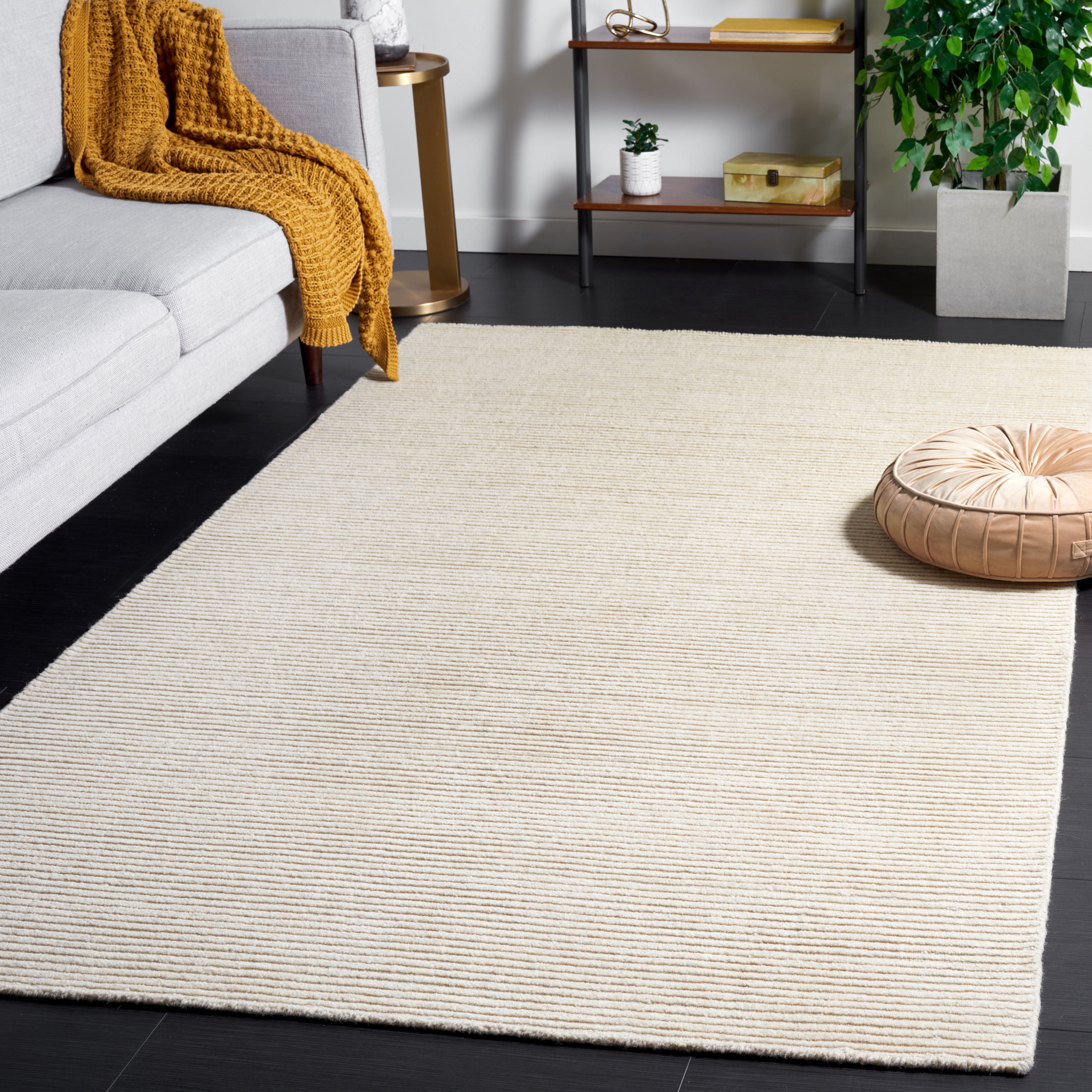Safavieh Himalaya Hayden Solid Area Rug, Ivory, 5' x 8'