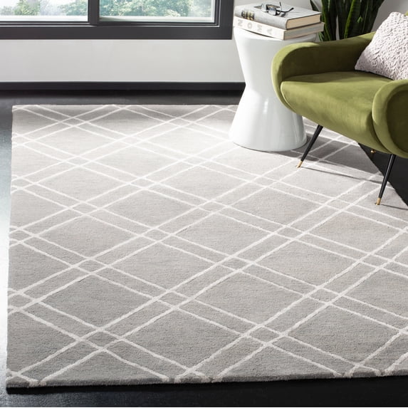 SAFAVIEH Himalaya Maralyn Geometric Wool Area Rug, Grey/Silver, 2' x 3'