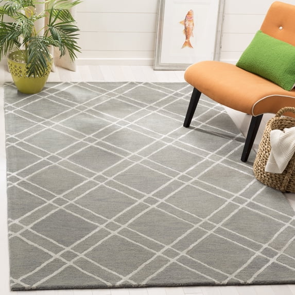 SAFAVIEH Himalaya Maralyn Geometric Wool Area Rug, Grey/Silver, 5' x 8'