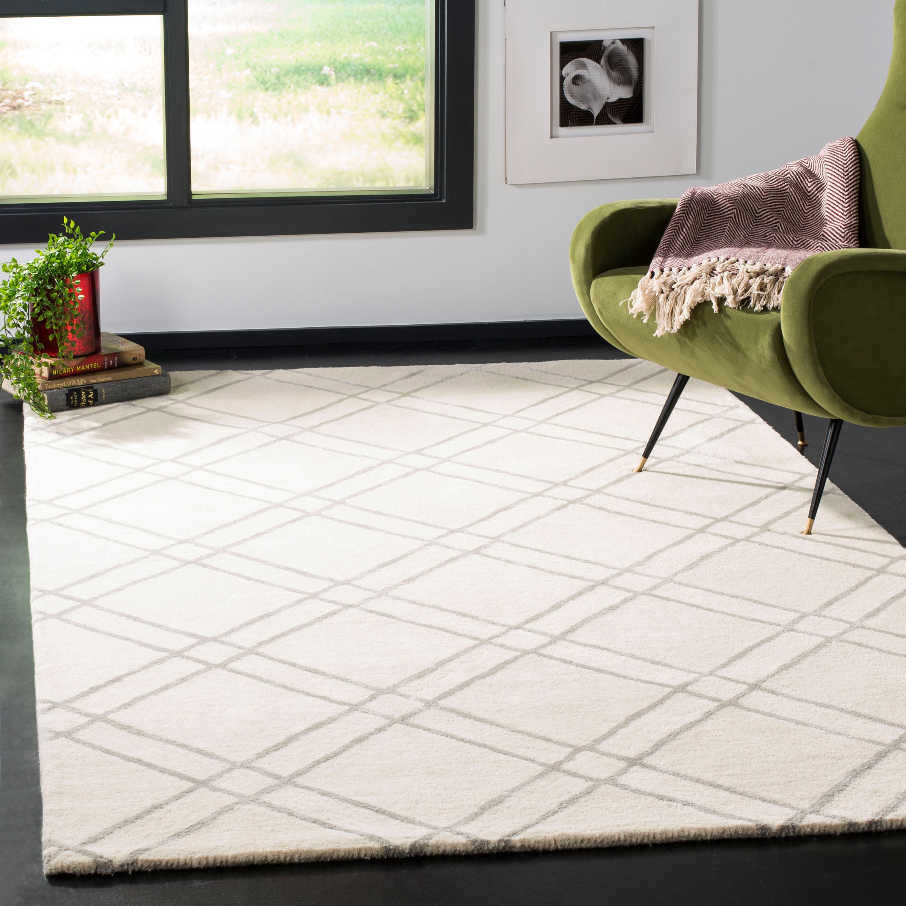 SAFAVIEH Himalaya Maralyn Geometric Wool Area Rug, Ivory/Silver, 10' x 14'