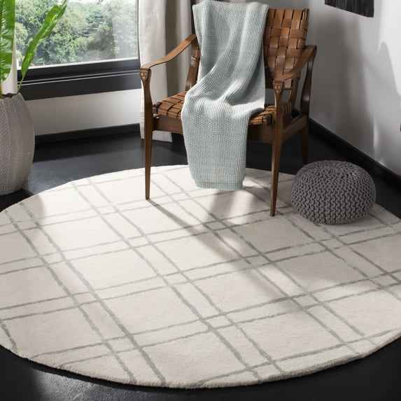 SAFAVIEH Himalaya Maralyn Geometric Wool Area Rug, Ivory/Silver, 6' x 6' Round
