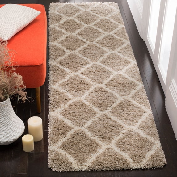 SAFAVIEH Hudson Aline Geometric Shag Runner Rug, Beige/Ivory, 2'3" x 8'