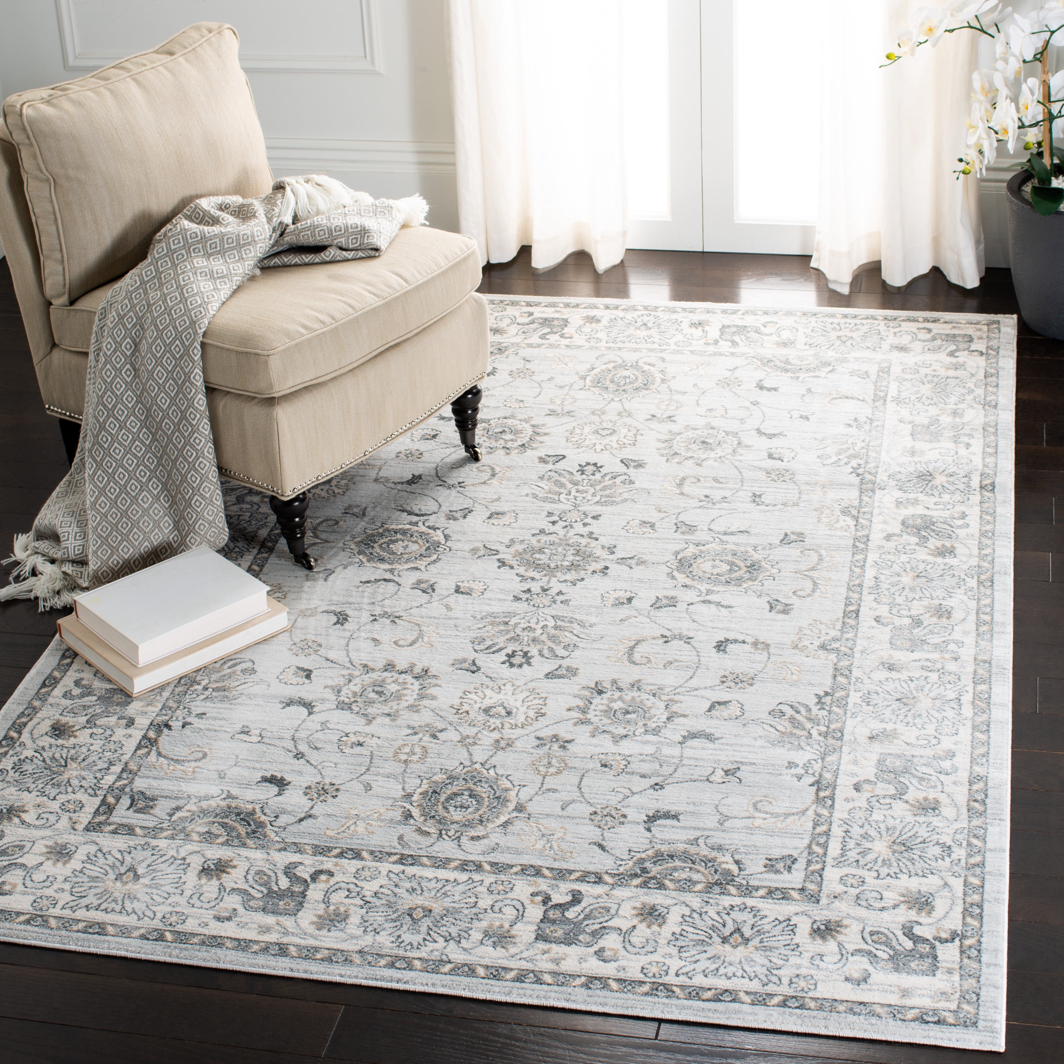 Safavieh Isabella Kiana Oriental Area Rug, Light Gray/Cream, 5'3" x 7'6"