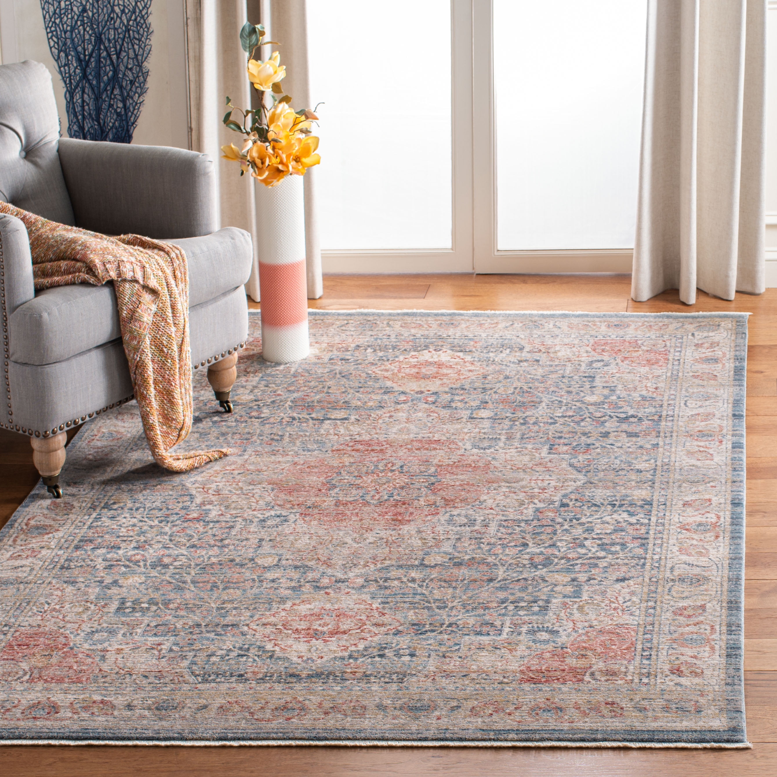SAFAVIEH Isabella Kuzman Floral Bordered Area Rug, Light Blue/Cream, 5'3" x 7'6"