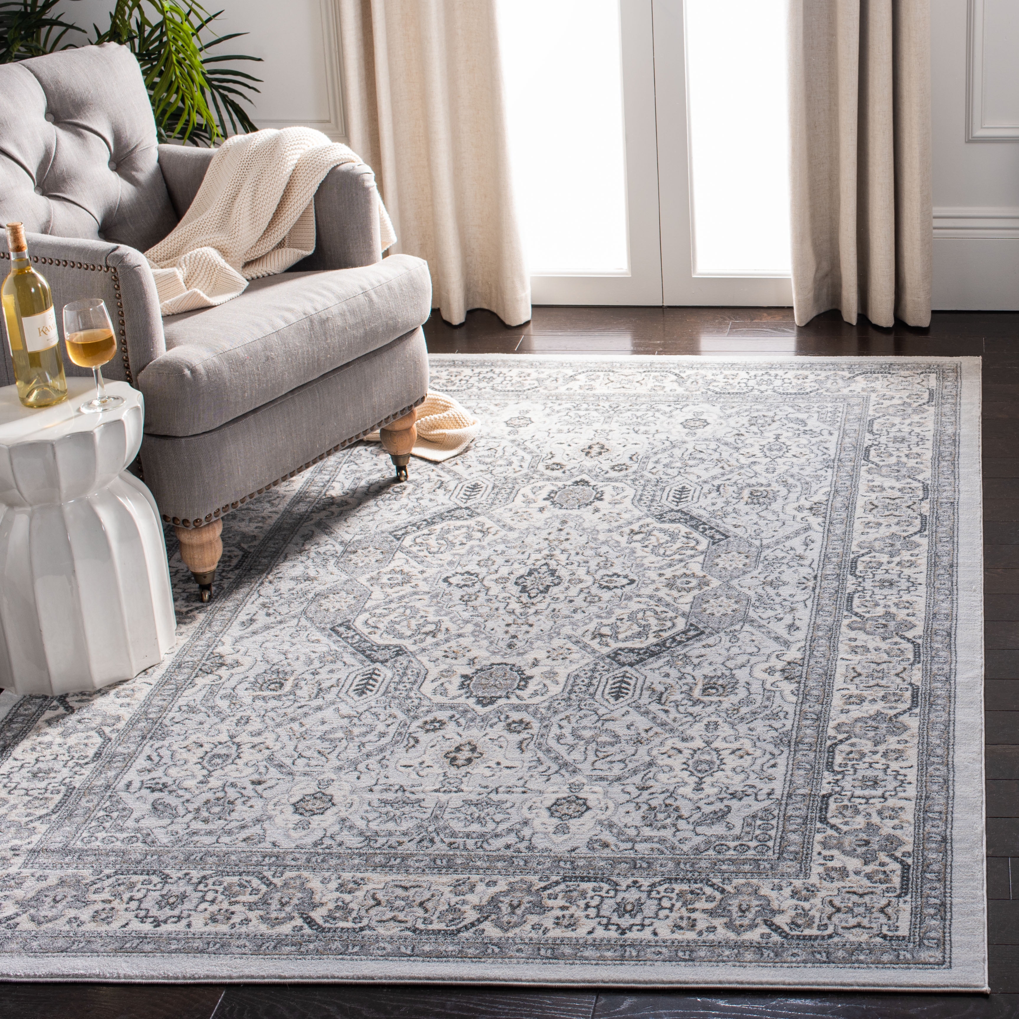 Isabella Cream and Light Grey Synthetic Hand-knotted Area Rug