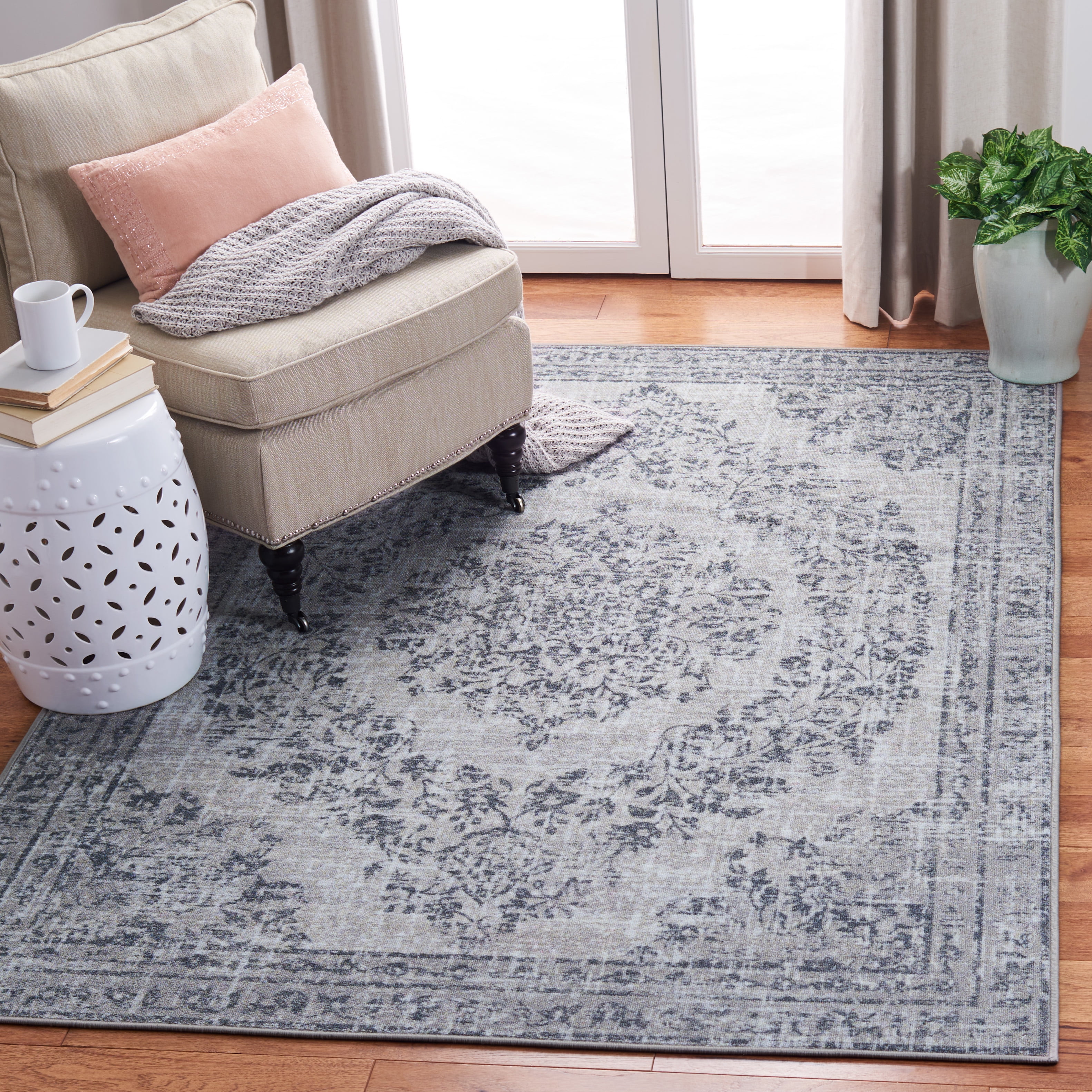 Gray Floral Medallion 4' x 6' Washable Wool Area Rug