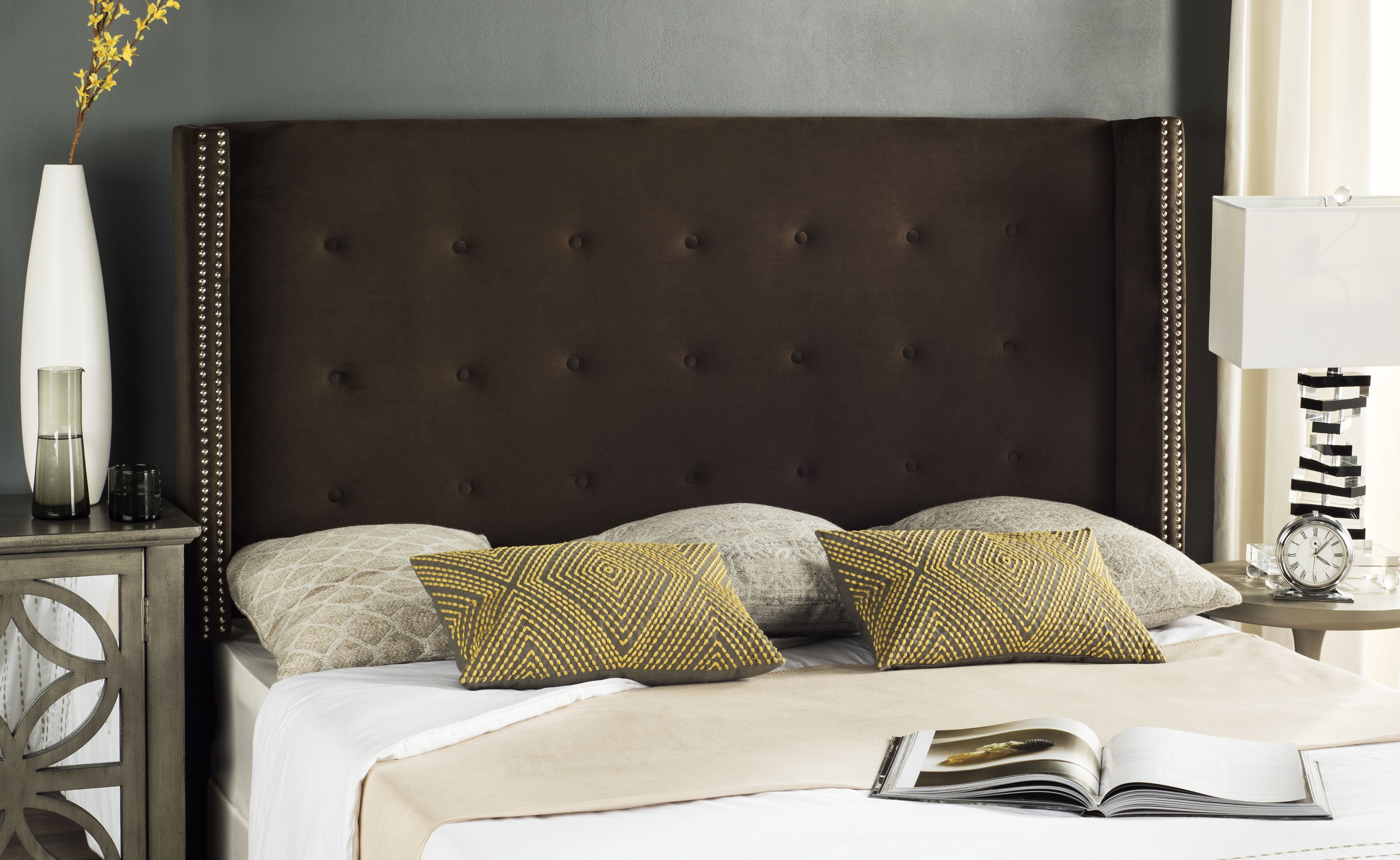 SAFAVIEH Keegan Winged Tufted Headboard with Nail Heads, Full, Chocolate