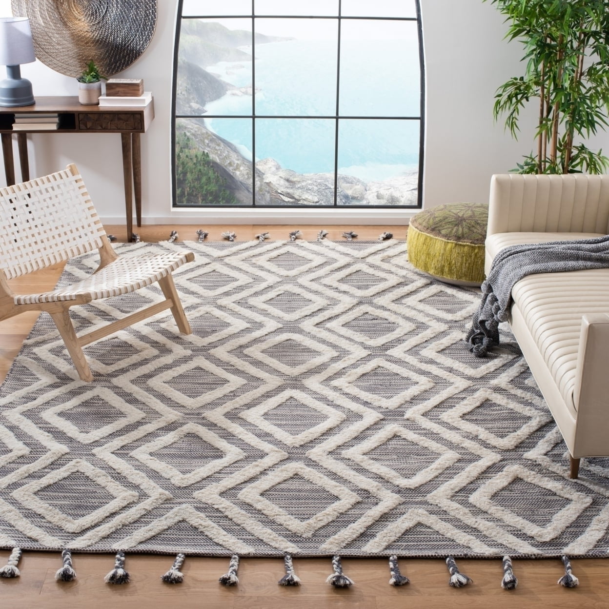 Elegant Hand-Knotted Grey/Ivory Wool Area Rug, 5' x 8'
