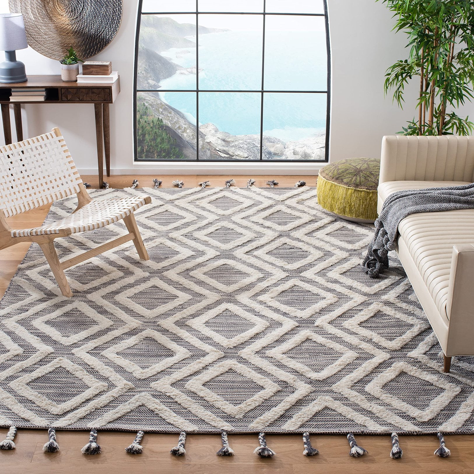 Elegant Hand-Knotted Grey/Ivory Wool Area Rug, 5' x 8'