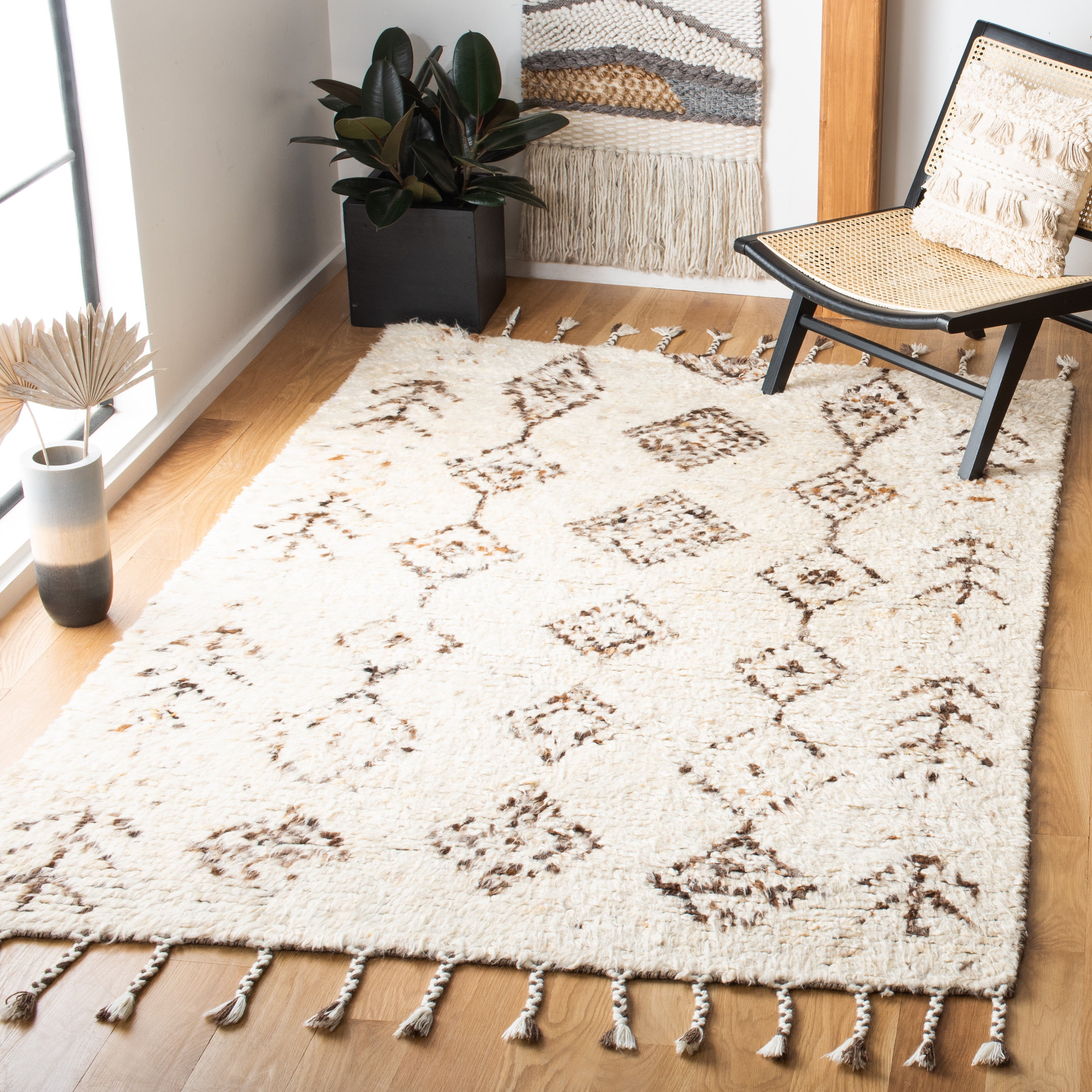 Safavieh Kenya Egbert Southwestern Area Rug, Ivory/Brown, 6' x 9'