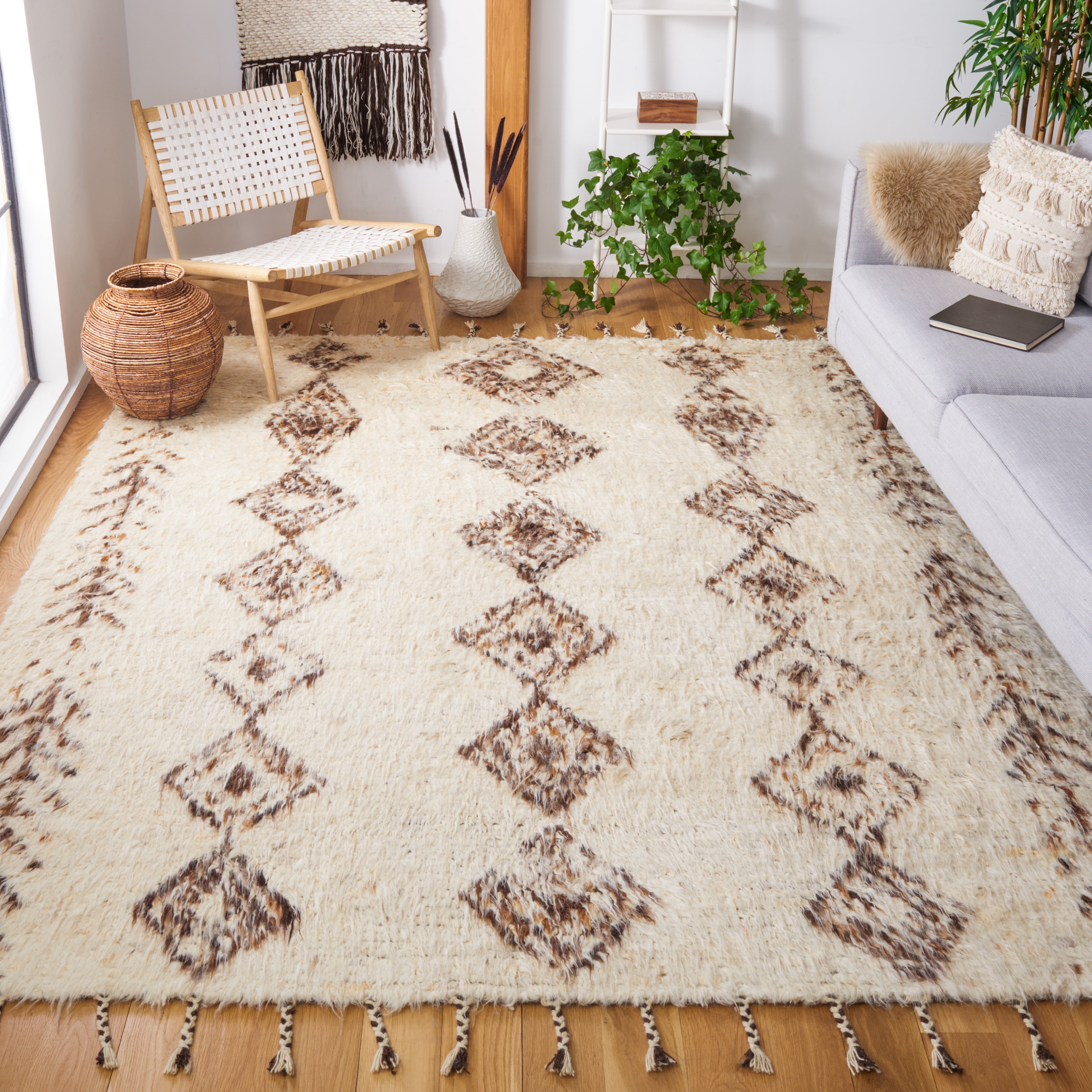 Safavieh Kenya Egbert Southwestern Area Rug, Ivory/Brown, 8' x 10'