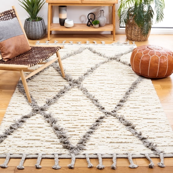 Safavieh Kenya Georgiana Geometric Wool Area Rug, Ivory/Gray, 5' x 8'
